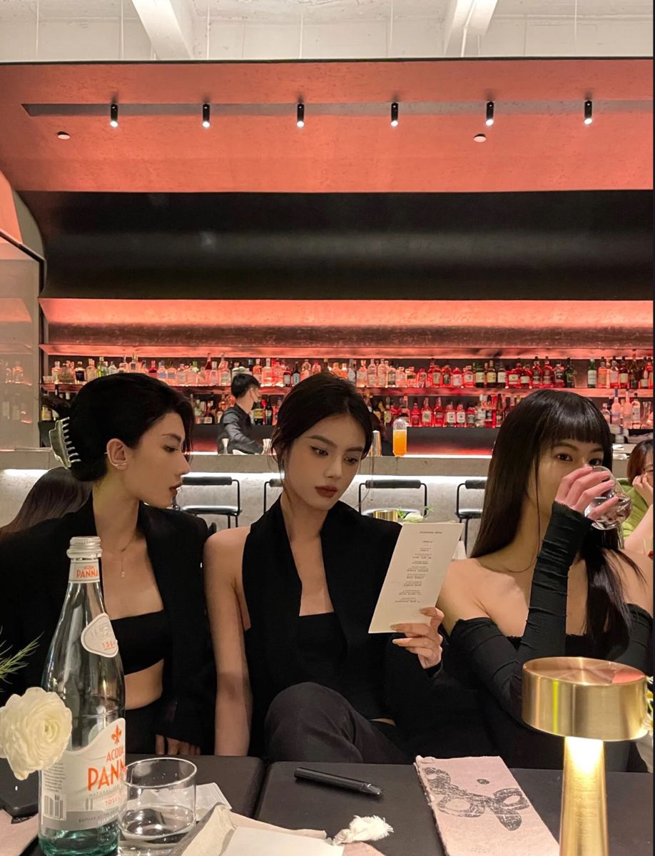 C&aacute;ch ứng xử th&ocirc;ng minh khi bị gọi l&agrave; đại gia trong bữa ăn nh&oacute;m - Ảnh 3.