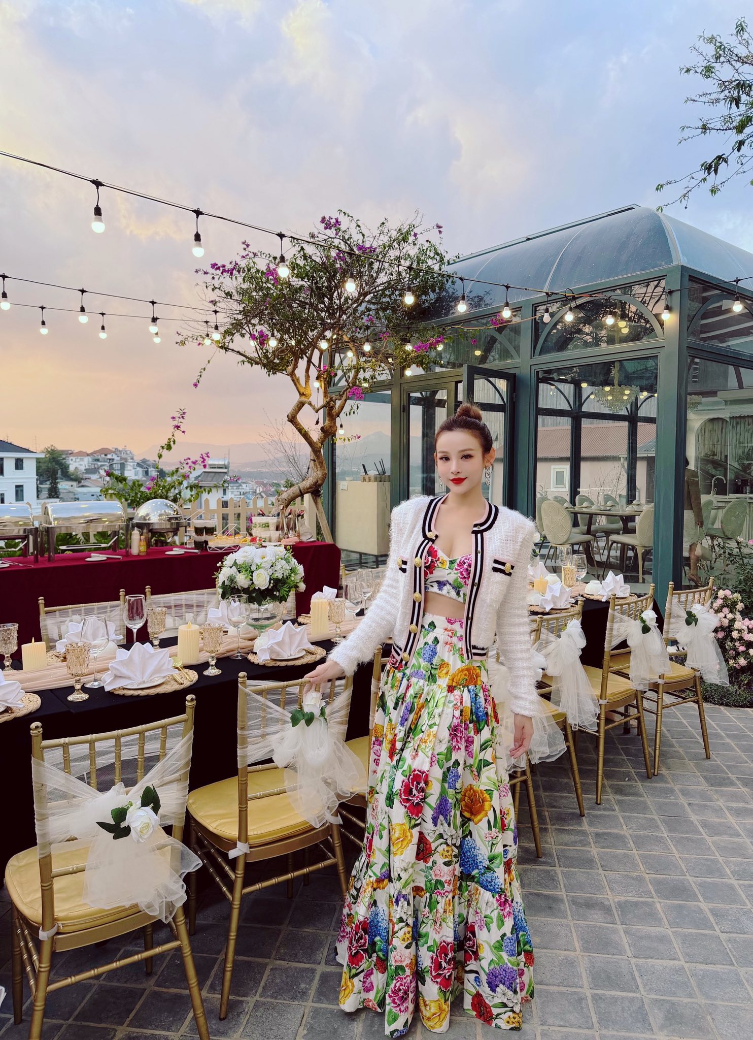 Cuộc đời mơ ước của &ldquo;hot girl&rdquo; Huyền Baby: Sống trong biệt thự trăm tỷ, nhan sắc trẻ m&atilde;i kh&ocirc;ng gi&agrave; - Ảnh 6.