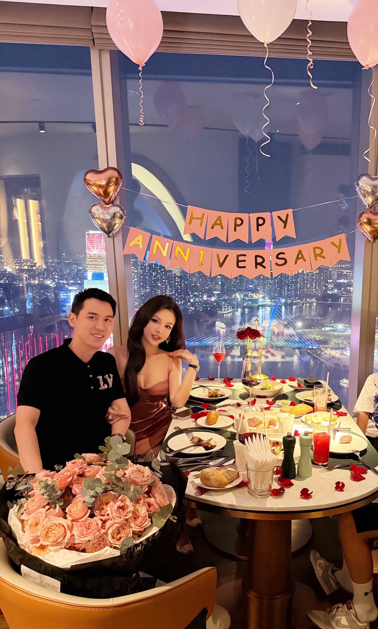 Cuộc đời mơ ước của &ldquo;hot girl&rdquo; Huyền Baby: Sống trong biệt thự trăm tỷ, nhan sắc trẻ m&atilde;i kh&ocirc;ng gi&agrave; - Ảnh 4.