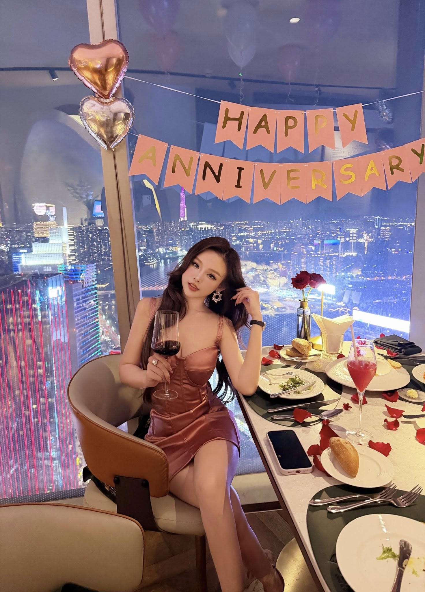 Cuộc đời mơ ước của &ldquo;hot girl&rdquo; Huyền Baby: Sống trong biệt thự trăm tỷ, nhan sắc trẻ m&atilde;i kh&ocirc;ng gi&agrave; - Ảnh 5.