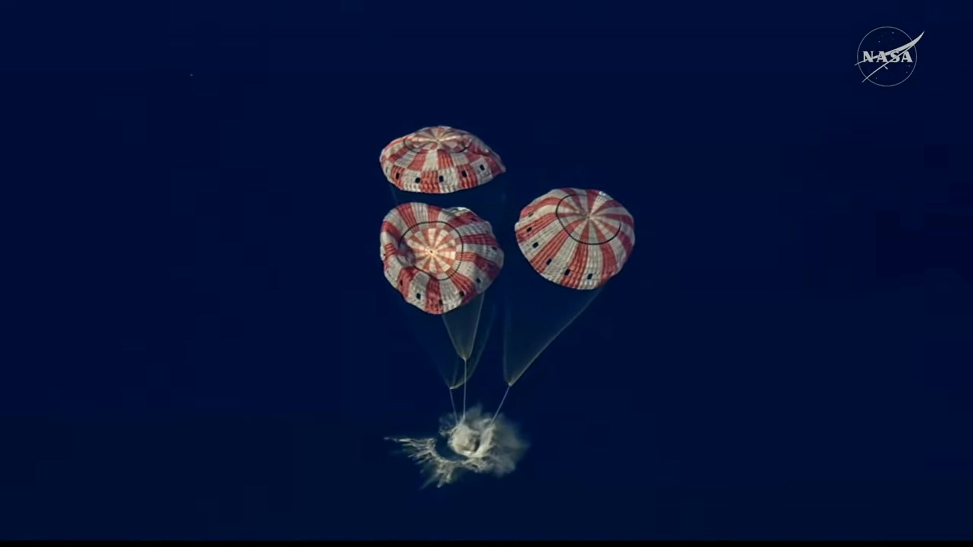 Hành trình Artemis II: Vượt qua “ hỏa ngục ” 2 . 800 Độ C và trở về Trái đất 2026 - Ảnh 3. Hành trình Artemis II: Vượt qua “ hỏa ngục ” 2 . 800 Độ C và trở về Trái đất 2026 - Ảnh 3.