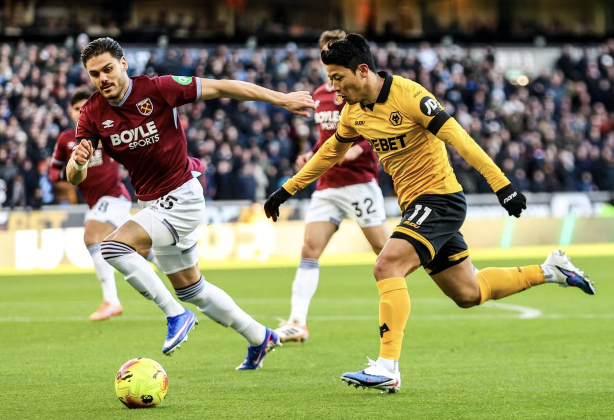 West Ham thắng nghiền &eacute;p Wolves, Tottenham bị k&eacute;o xuống nh&oacute;m rớt hạng - Ảnh 1.
