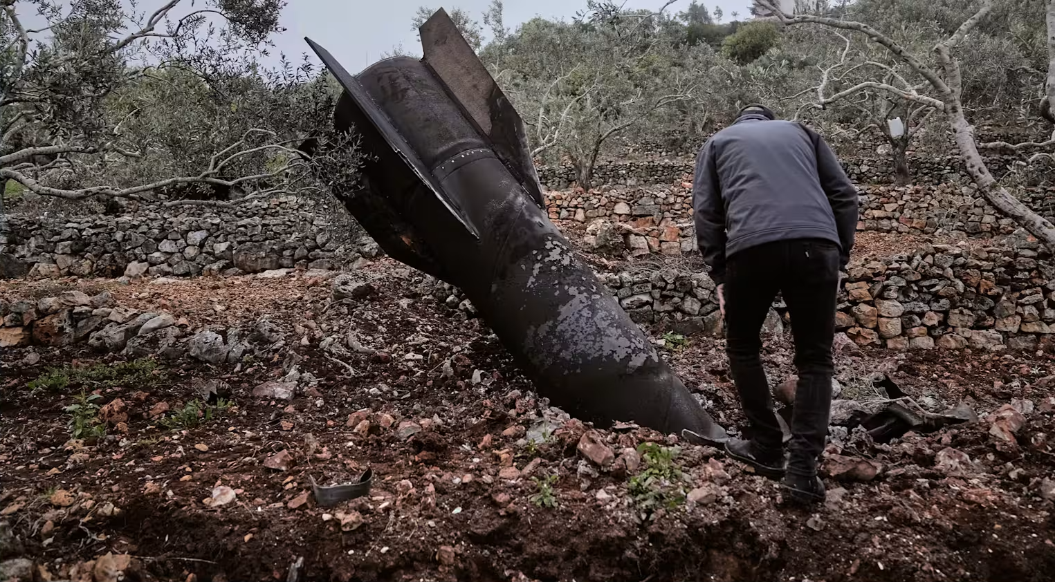 Vì sao Iran vẫn dội "cơn mưa" tên lửa dù bị oanh tạc? - Ảnh 1. Vì sao Iran - Ảnh 1.