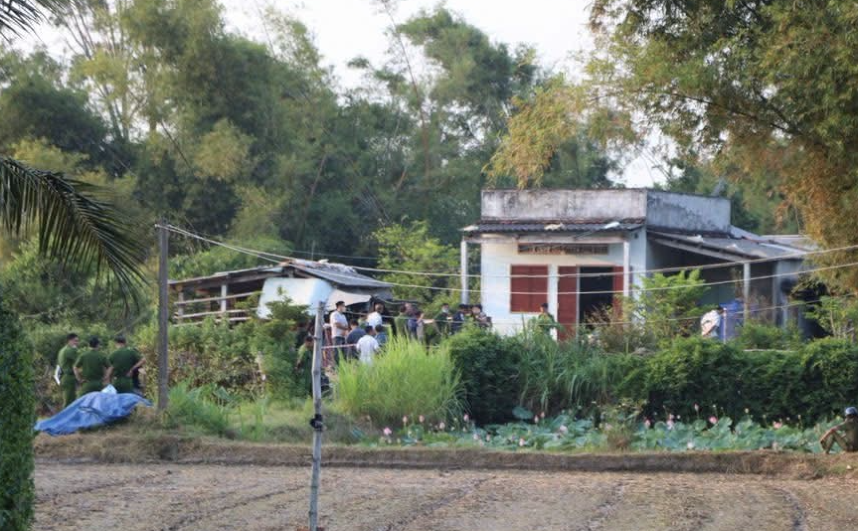 C&ocirc;ng an b&aacute;o c&aacute;o ban đầu vụ ch&aacute;y nổ khiến 4 người trong gia đ&igrave;nh ở Gia Lai tử vong - Ảnh 1.