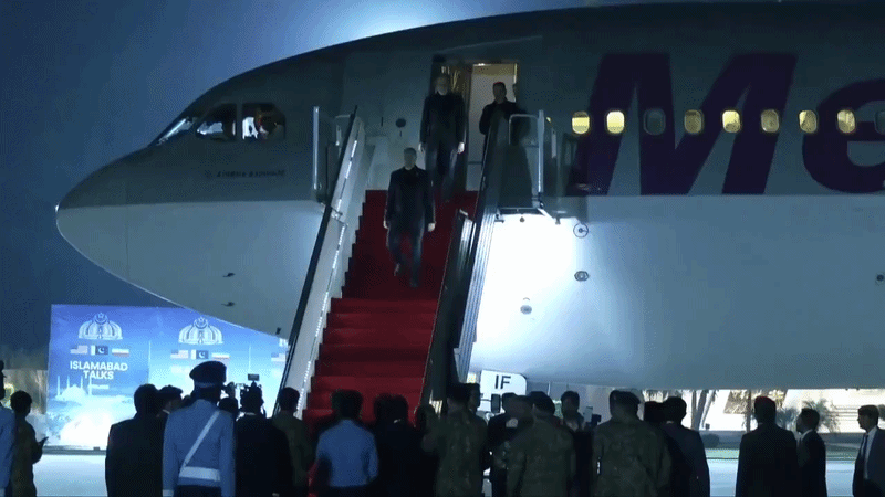 'H&agrave;nh kh&aacute;ch' đặc biệt tr&ecirc;n chuyến bay đưa c&aacute;c quan chức Iran đi đ&agrave;m ph&aacute;n với Mỹ - Ảnh 2.