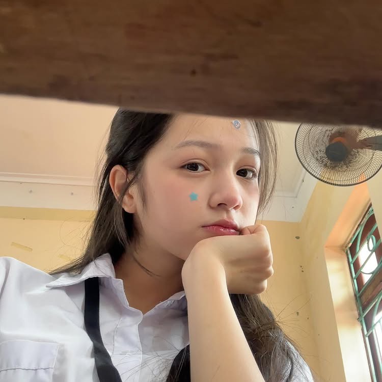 Chuẩn "nữ ch&iacute;nh t&igrave;nh đầu", hot girl học đường tung bộ ảnh tung bộ ảnh thanh xu&acirc;n "g&acirc;y thương nhớ" - Ảnh 5.