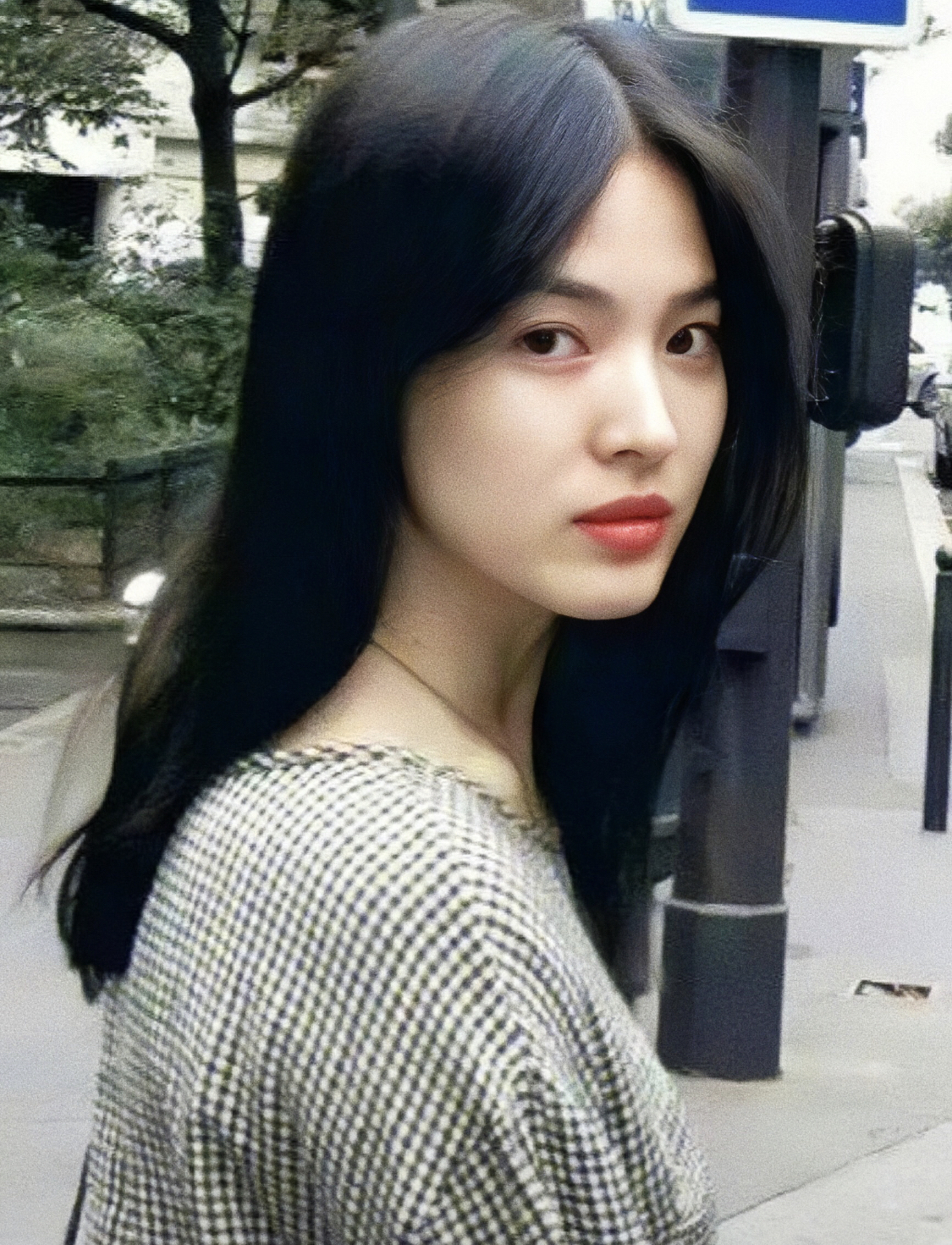 20 giây lý giải tại sao phải đẹp như Song Hye Kyo thì nói 2 từ mỹ nhân mới đỡ ngại miệng- Ảnh 8. 20 giây lý giải tại sao phải đẹp như Song Hye Kyo thì nói 2 từ mỹ nhân mới đỡ ngại miệng- Ảnh 8.