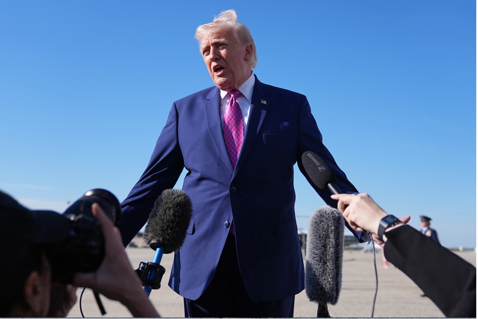 Tổng thống, ph&oacute; tổng thống Mỹ n&oacute;i g&igrave; trước thềm đ&agrave;m ph&aacute;n với Iran? - Ảnh 2.