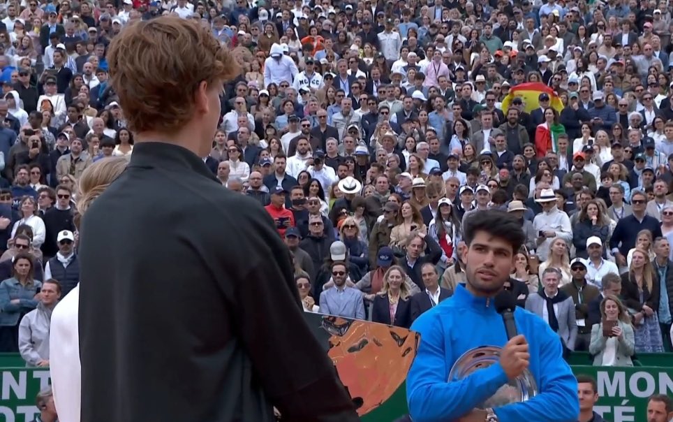 Sinner hạ Alcaraz, "giật" top 1 và thành người thứ 2 trong lịch sử có kỷ lục không tưởng - Ảnh 2.