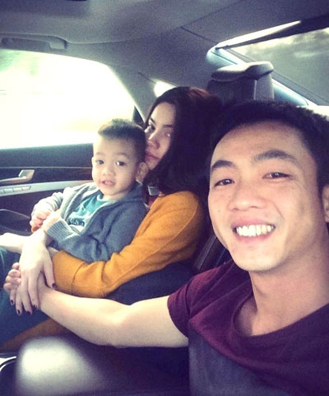 Con trai H&agrave; Hồ: Lịch l&atilde;m, phong th&aacute;i tổng t&agrave;i, đứng với bố như người &ldquo;khổng lồ&rdquo; - Ảnh 1.