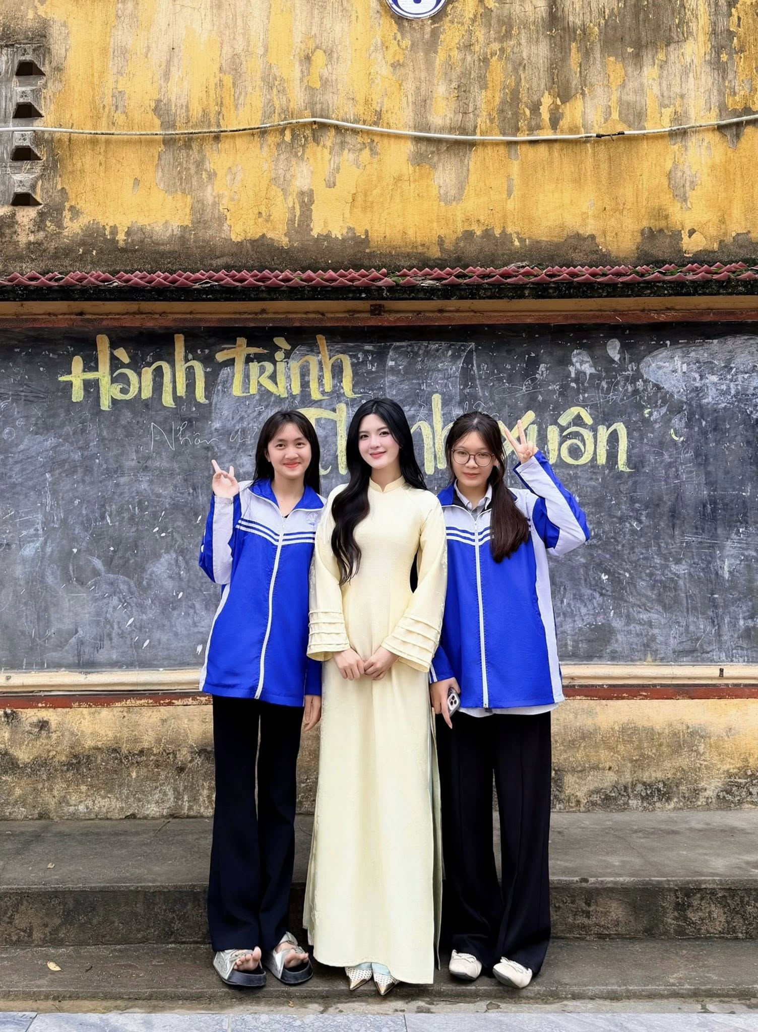 Ngẫu hứng biểu diễn ảo thuật, c&ocirc; gi&aacute;o xinh đẹp khiến CDM hết lời khen ngợi- Ảnh 6.