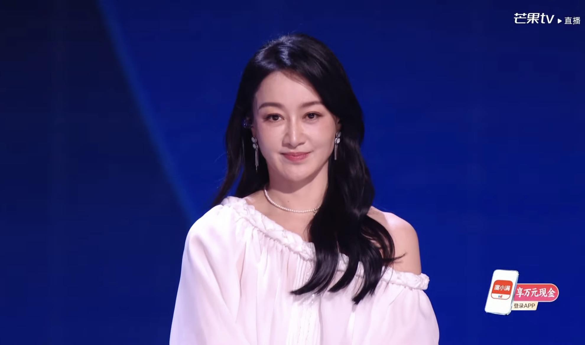 Tranh c&atilde;i sao nữ th&aacute;i độ với Trang Ph&aacute;p: Căng thẳng hất tay đồng đội, coi thường th&iacute; sinh bị loại?- Ảnh 2.