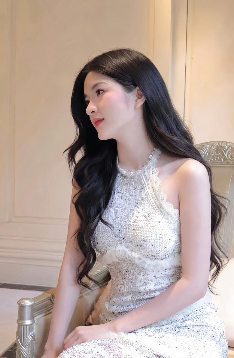 Ngẫu hứng biểu diễn ảo thuật, c&ocirc; gi&aacute;o xinh đẹp khiến CDM hết lời khen ngợi- Ảnh 5.