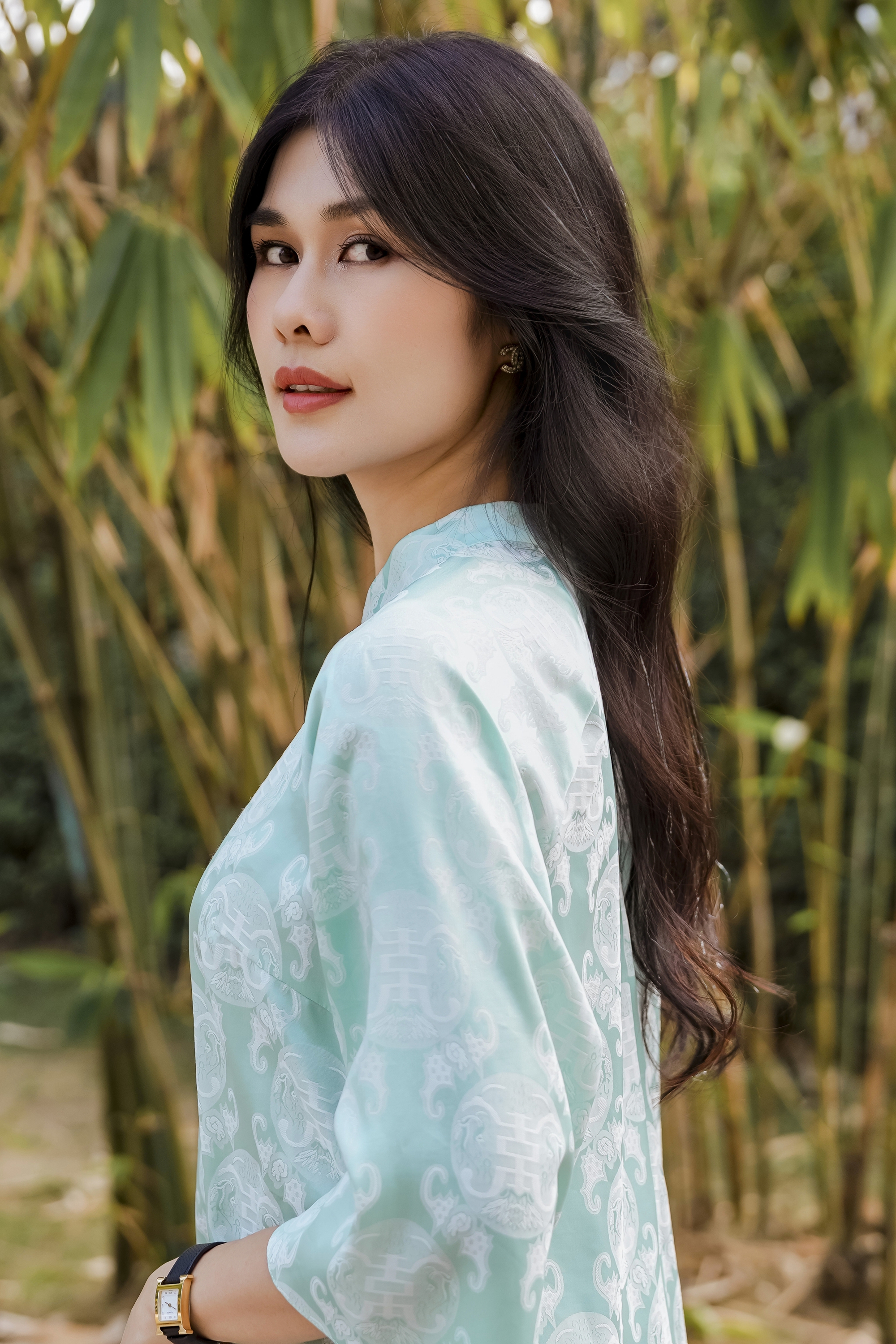 Ph&uacute;c Anh ra bản tiếng Anh ca kh&uacute;c "54 D&acirc;n Tộc Việt Nam", phần h&igrave;nh ảnh g&acirc;y x&uacute;c động mạnh - Ảnh 1.