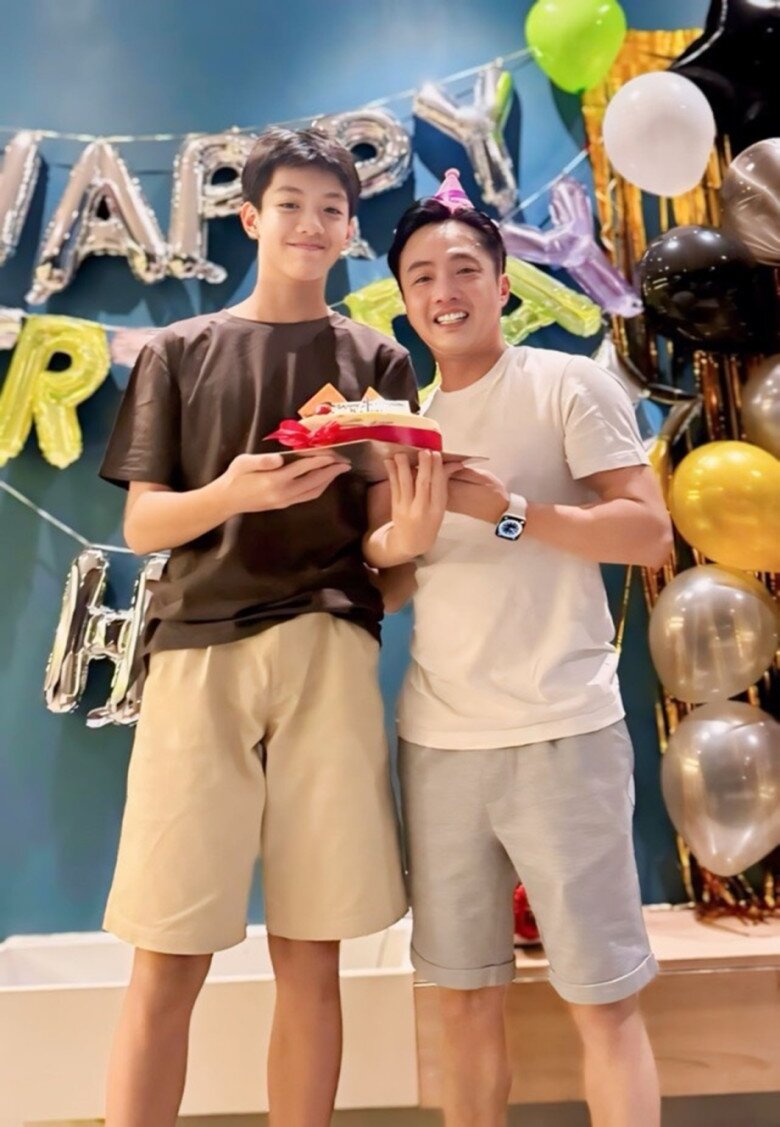 Con trai H&agrave; Hồ: Lịch l&atilde;m, phong th&aacute;i tổng t&agrave;i, đứng với bố như người &ldquo;khổng lồ&rdquo; - Ảnh 8.