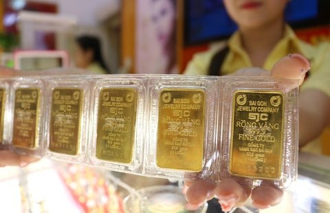 V&igrave; sao gi&aacute; v&agrave;ng ở Việt Nam lại đắt hơn thế giới, ch&ecirc;nh lệch 24 triệu đồng/lượng? - Ảnh 1.
