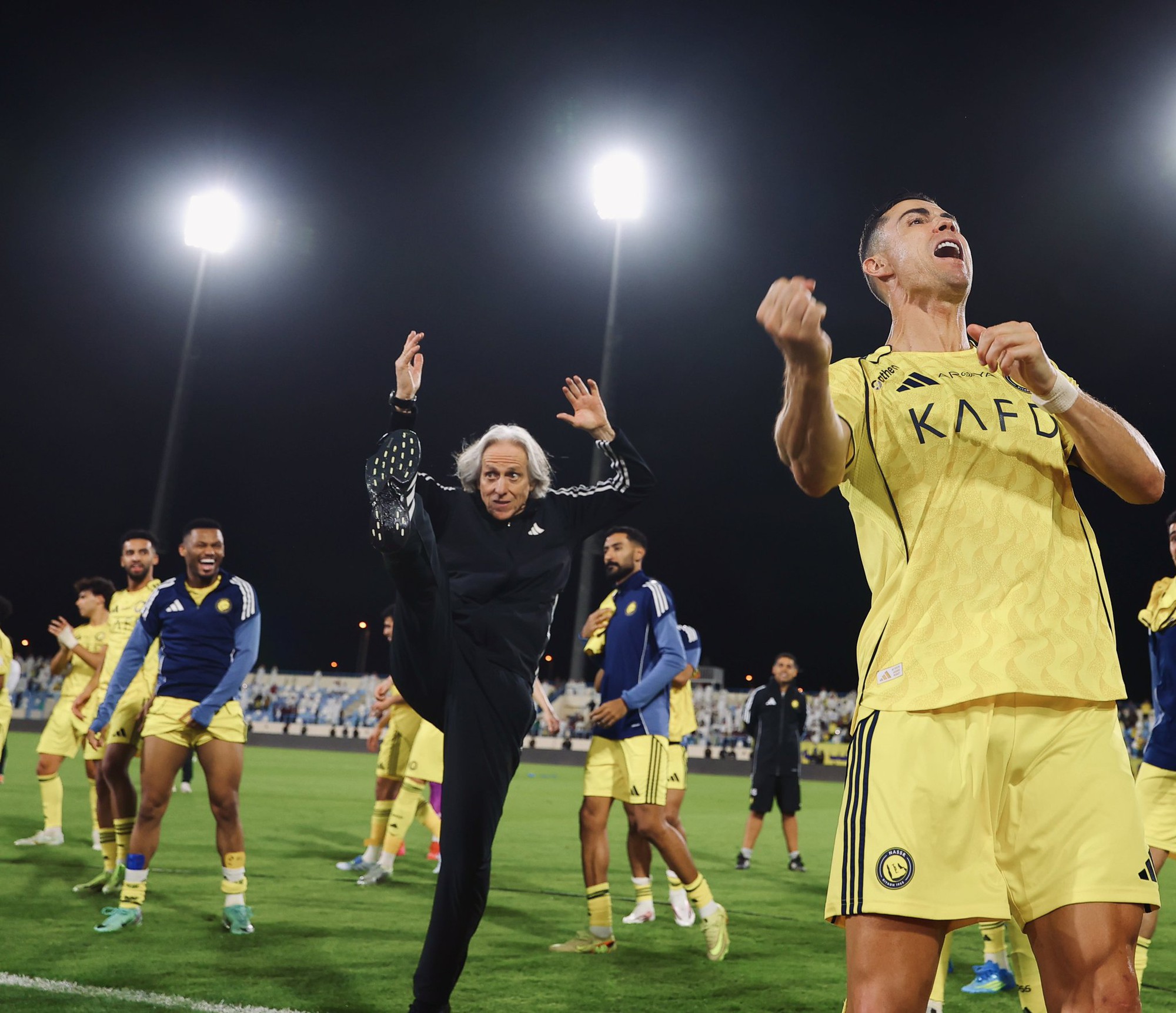 Ronaldo ghi b&agrave;n, Al-Nassr nối d&agrave;i mạch thắng l&ecirc;n 16 trận - Ảnh 1.