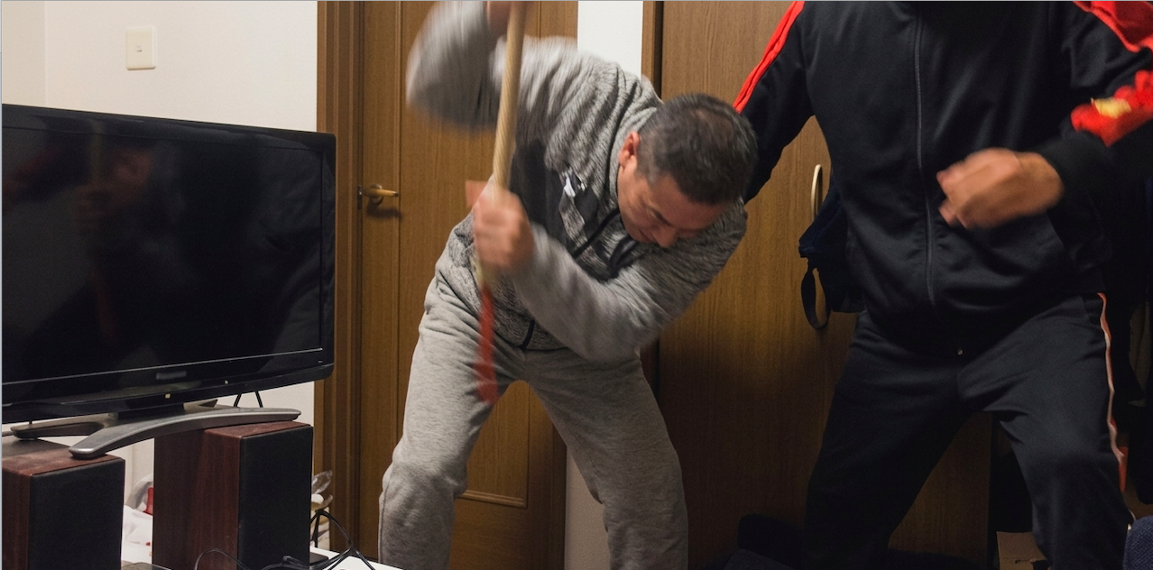 Bố đập m&aacute;y chơi game để &eacute;p con học v&agrave; c&aacute;i gi&aacute; của th&agrave;nh c&ocirc;ng - Ảnh 2.