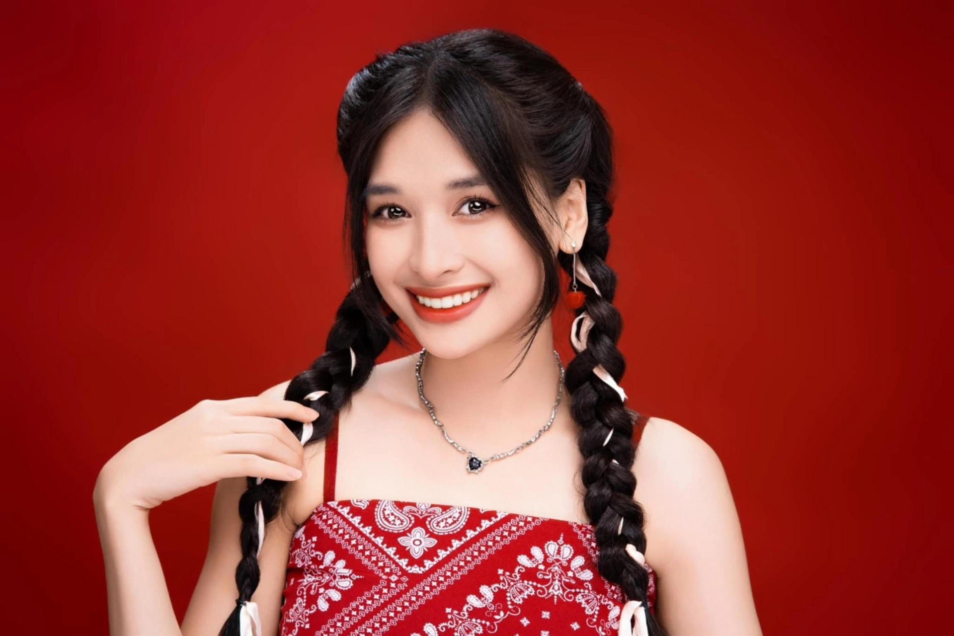 Cận cảnh nhan sắc nữ diễn vi&ecirc;n Gen Z tốt nghiệp thủ khoa, 4 năm nhận học bổng của VTV- Ảnh 2.