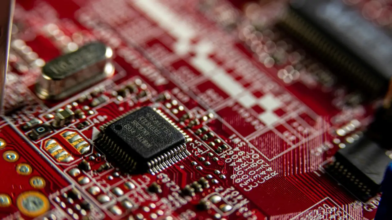 Hiểu r&otilde; hơn về hầm lượng tử v&agrave; c&aacute;ch điều khiển electron trong c&ocirc;ng nghệ chip 2026 - Ảnh 2.