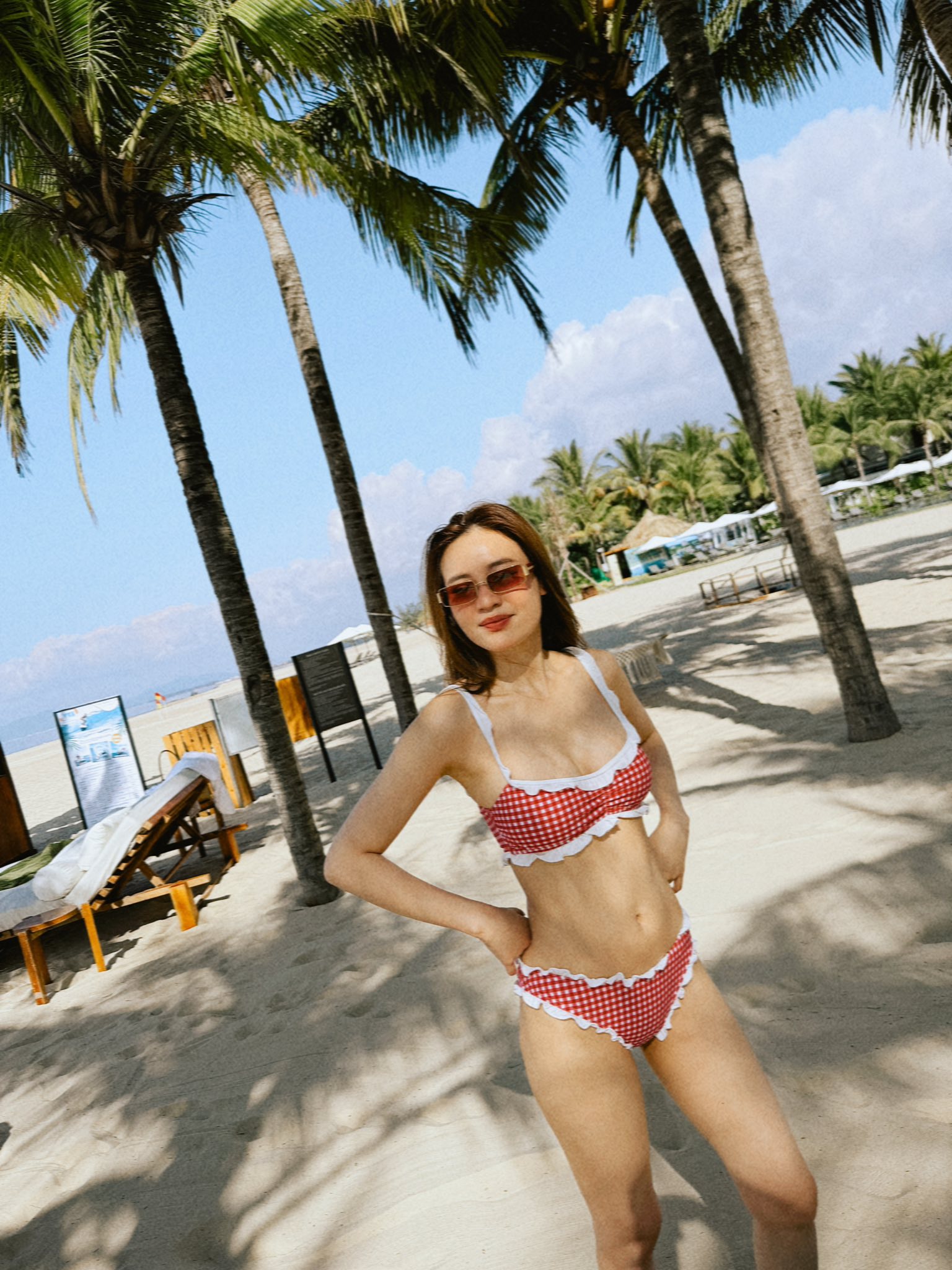 Ninh Dương Lan Ngọc mặc bikini, khoe trọn vóc dáng gợi cảm - Ảnh 3. Ninh Dương Lan Ngọc mặc bikini, khoe trọn vóc dáng gợi cảm - Ảnh 3.
