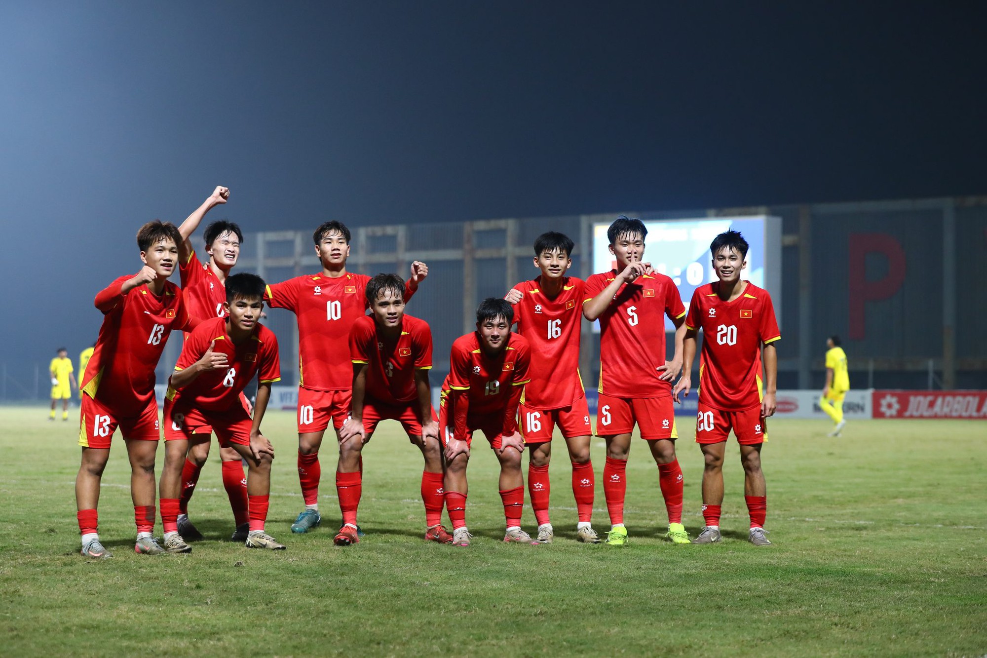 TRỰC TIẾP U17 Việt Nam vs U17 Malaysia: Quyết định tấm vé bán kết AFF Cup - Ảnh 1. TRỰC TIẾP U17 Việt Nam vs U17 Malaysia: Quyết định tấm vé bán kết AFF Cup - Ảnh 1.