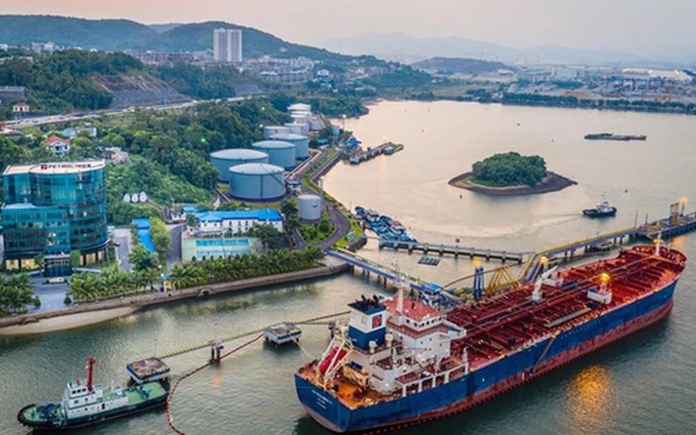 Chỉ trong 3 th&aacute;ng, Việt Nam chi gần 3 tỷ USD để nhập khẩu mặt h&agrave;ng cả thế giới đang cần gấp