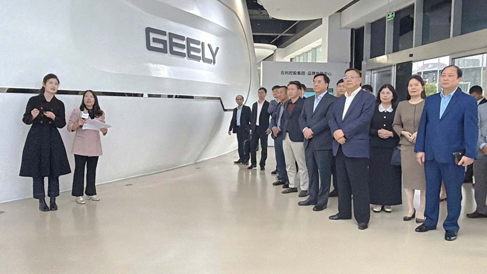 &lsquo;G&atilde; khổng lồ&rsquo; &ocirc; t&ocirc; Trung Quốc b&aacute;n hơn 4 triệu xe, vừa x&aacute;c lập ba kỷ lục Việt Nam trao đổi về khả năng x&acirc;y dựng nh&agrave; m&aacute;y xe điện tại một tỉnh - Ảnh 1.