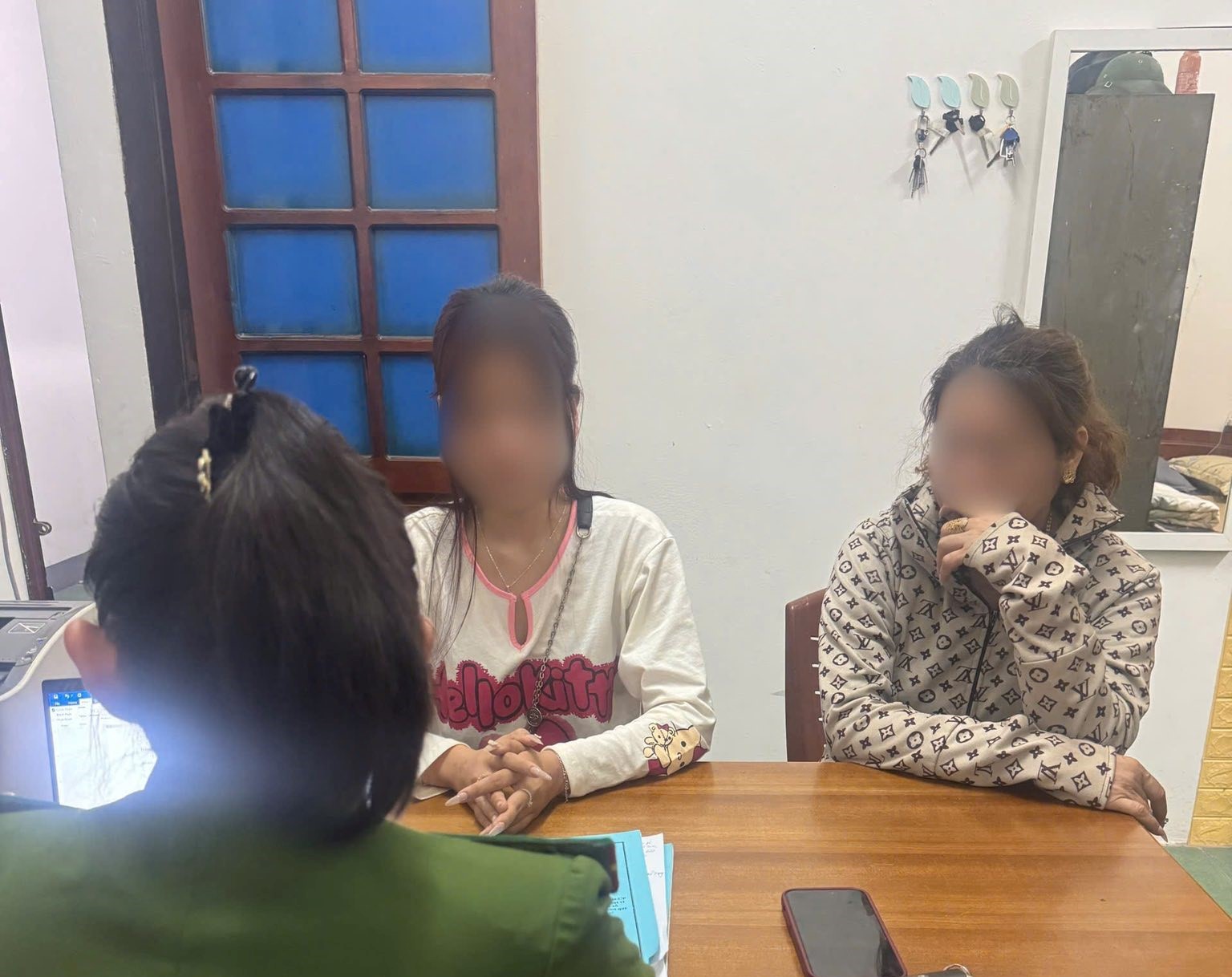 Nguy&ecirc;n nh&acirc;n x&ocirc; x&aacute;t giữa 2 nh&oacute;m phụ nữ ở Th&agrave;nh Vinh Nghệ An: Sự việc g&acirc;y ch&uacute; &yacute; - Ảnh 1.