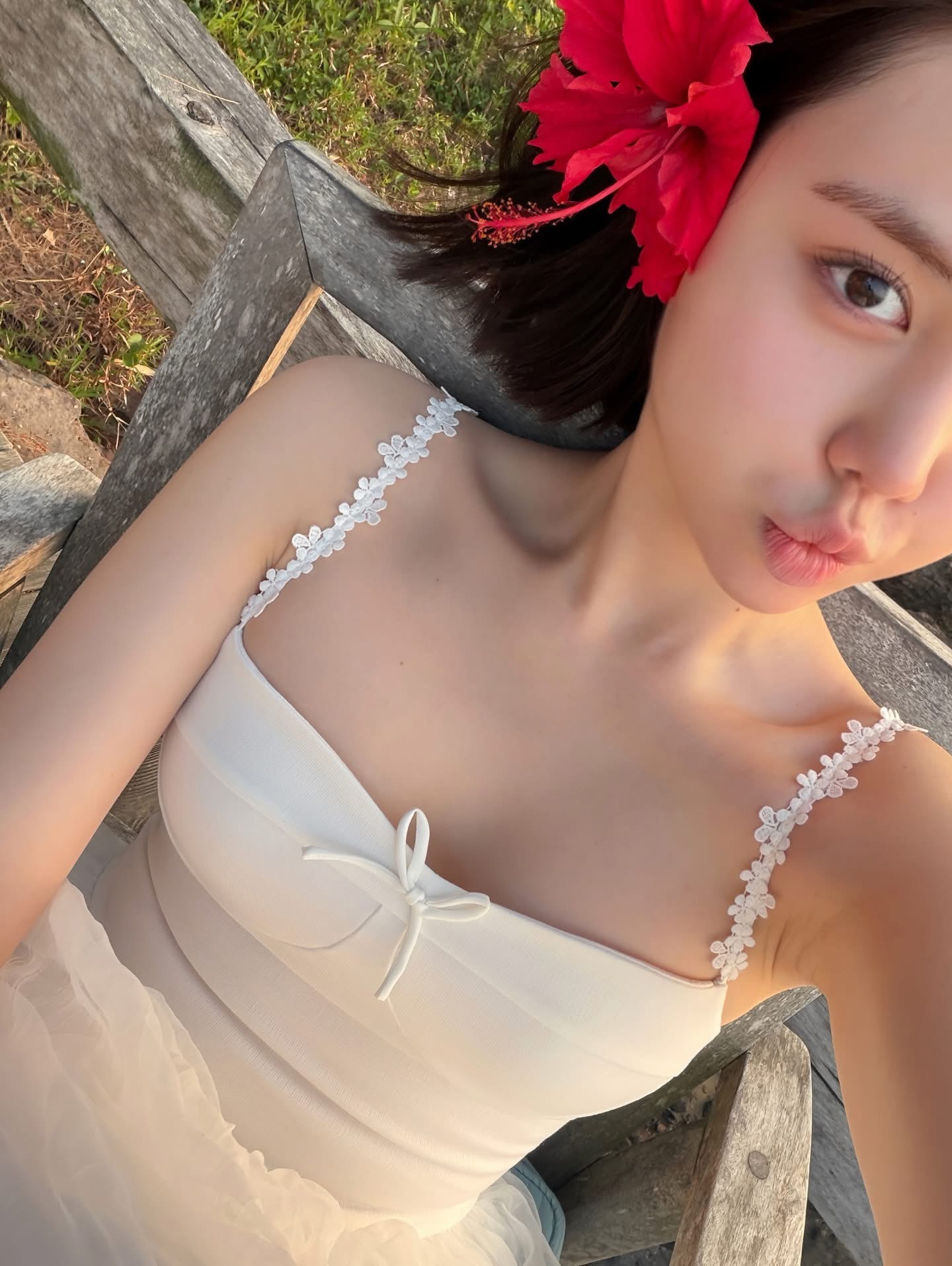 Lisa "bản Việt" tung ảnh đi biển: Từ ngọt ng&agrave;o đến quyến rũ đều c&acirc;n đẹp! - Ảnh 4.