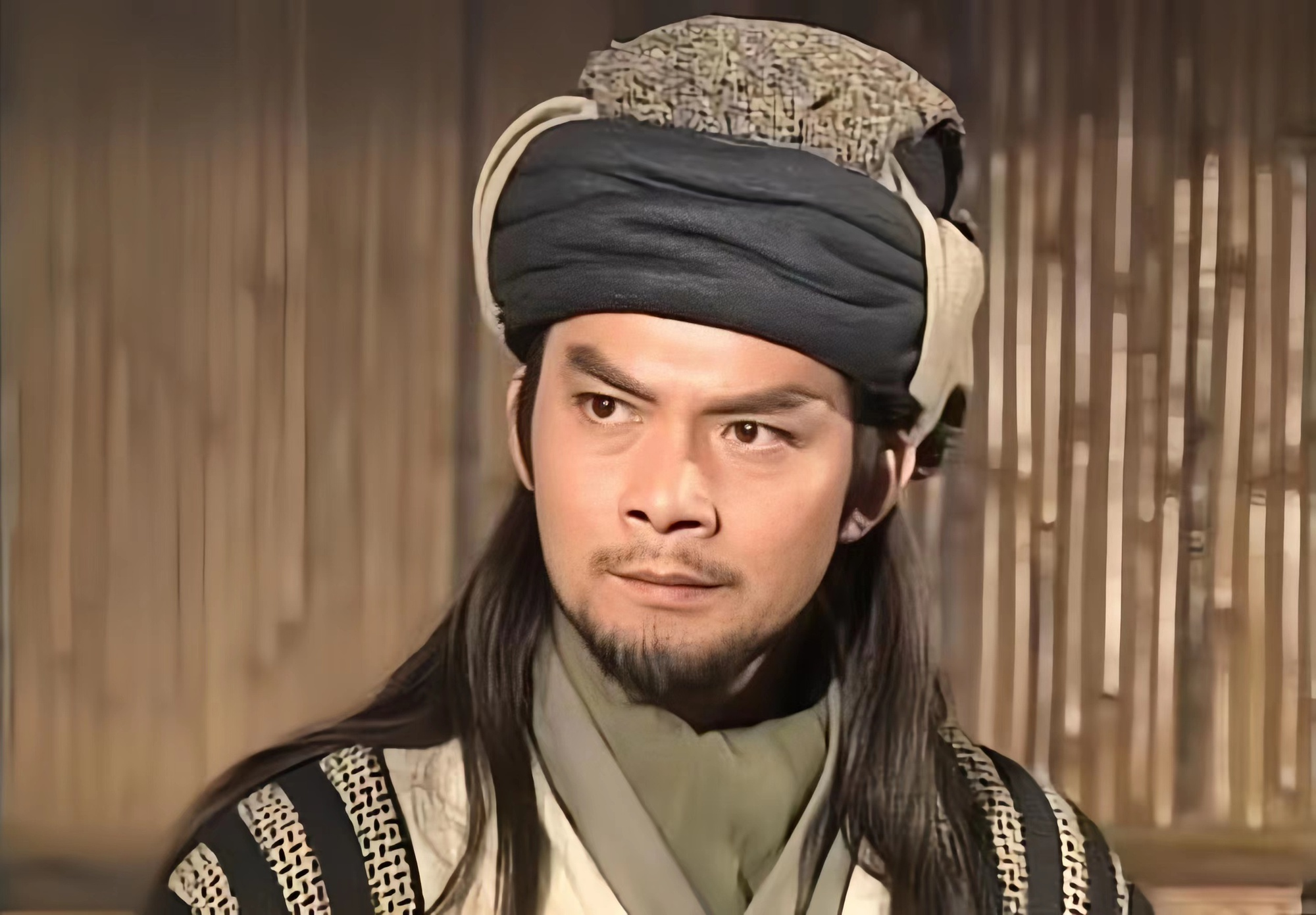 Nghịch lý Kim Dung: Quách Tĩnh và Tiêu Phong trong cuộc chiến 1 địch 100 - Ảnh 2. Nghịch lý Kim Dung: Quách Tĩnh và Tiêu Phong trong cuộc chiến 1 địch 100 - Ảnh 2.