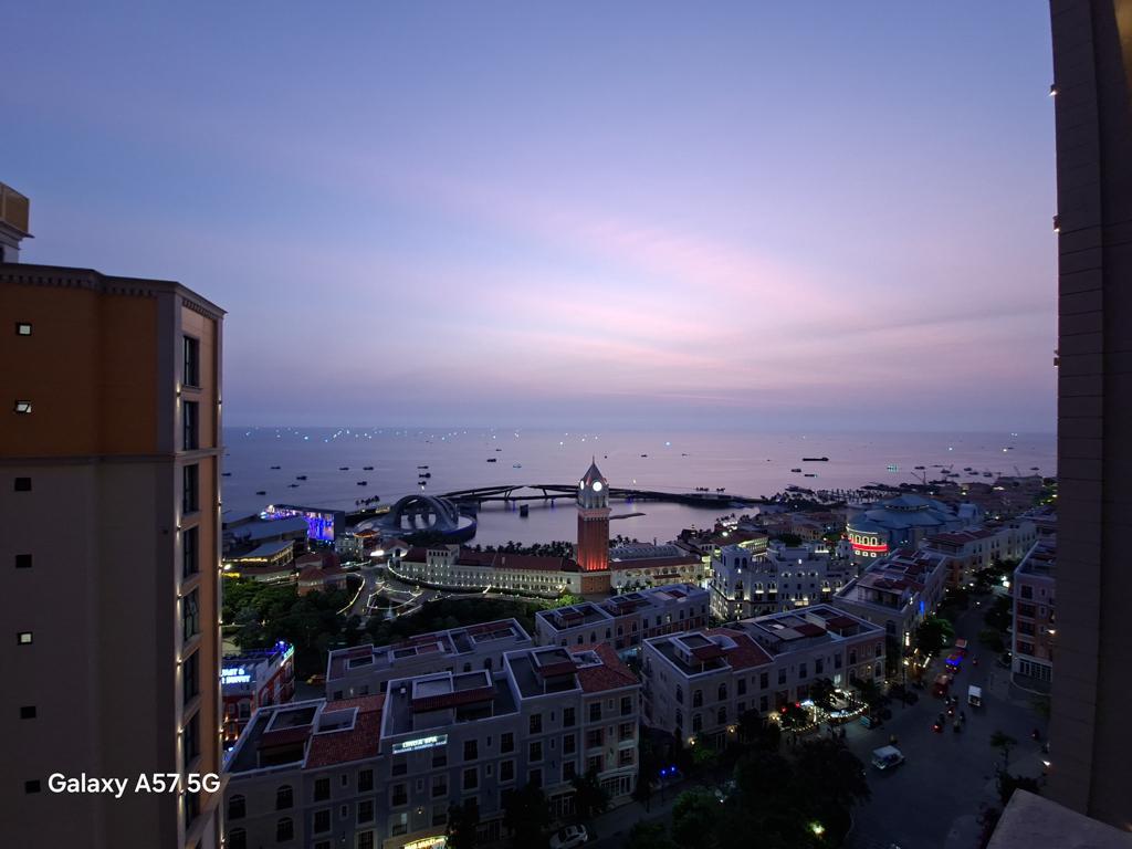 Du lịch Sunset Town Phú Quốc cùng Samsung Galaxy A57 5G: Bắt ảnh nghệ từ bản nâng cấp chất lượng của A56 - Ảnh 19. Du lịch Sunset Town Phú Quốc cùng Samsung Galaxy A57 5G: Bắt ảnh nghệ từ bản nâng cấp chất lượng của A56 - Ảnh 19.