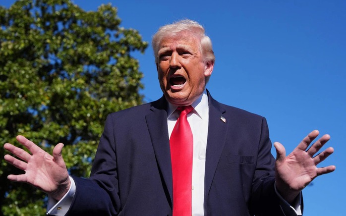 Anh kh&ocirc;ng phong tỏa eo biển Hormuz c&ugrave;ng Mỹ; 2 t&agrave;u dầu chạy đua "ph&aacute; v&acirc;y" - Ảnh 1.