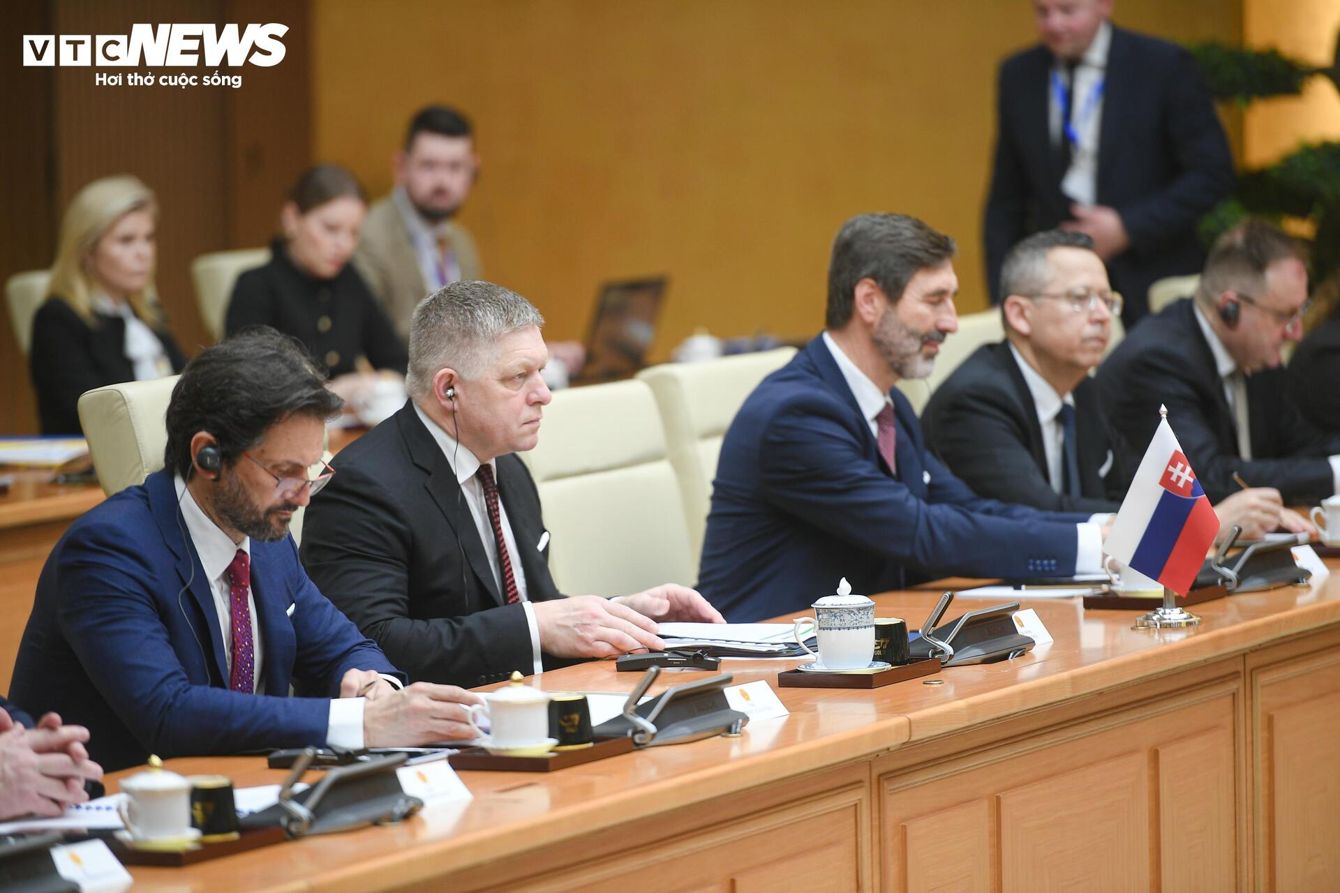 Thủ tướng L&ecirc; Minh Hưng đ&oacute;n tiếp Thủ tướng Slovakia Robert Fico tại Việt Nam 2026 - Ảnh 14.