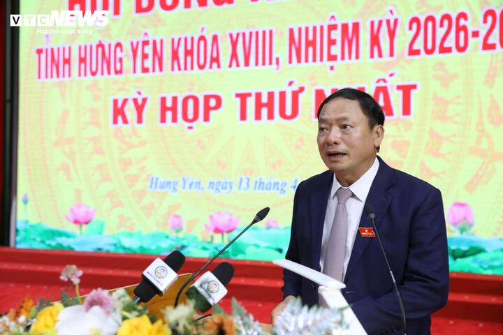 &Ocirc;ng Nguyễn Mạnh Quyền được bầu l&agrave;m Chủ tịch UBND tỉnh Hưng Y&ecirc;n nhiệm kỳ 2026 - 2031 - Ảnh 3.