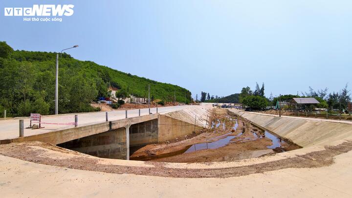 Ngắm cung đường đèo ven biển Mỹ Thành – Lại Giang tại Gia Lai năm 2026 - Ảnh 4.