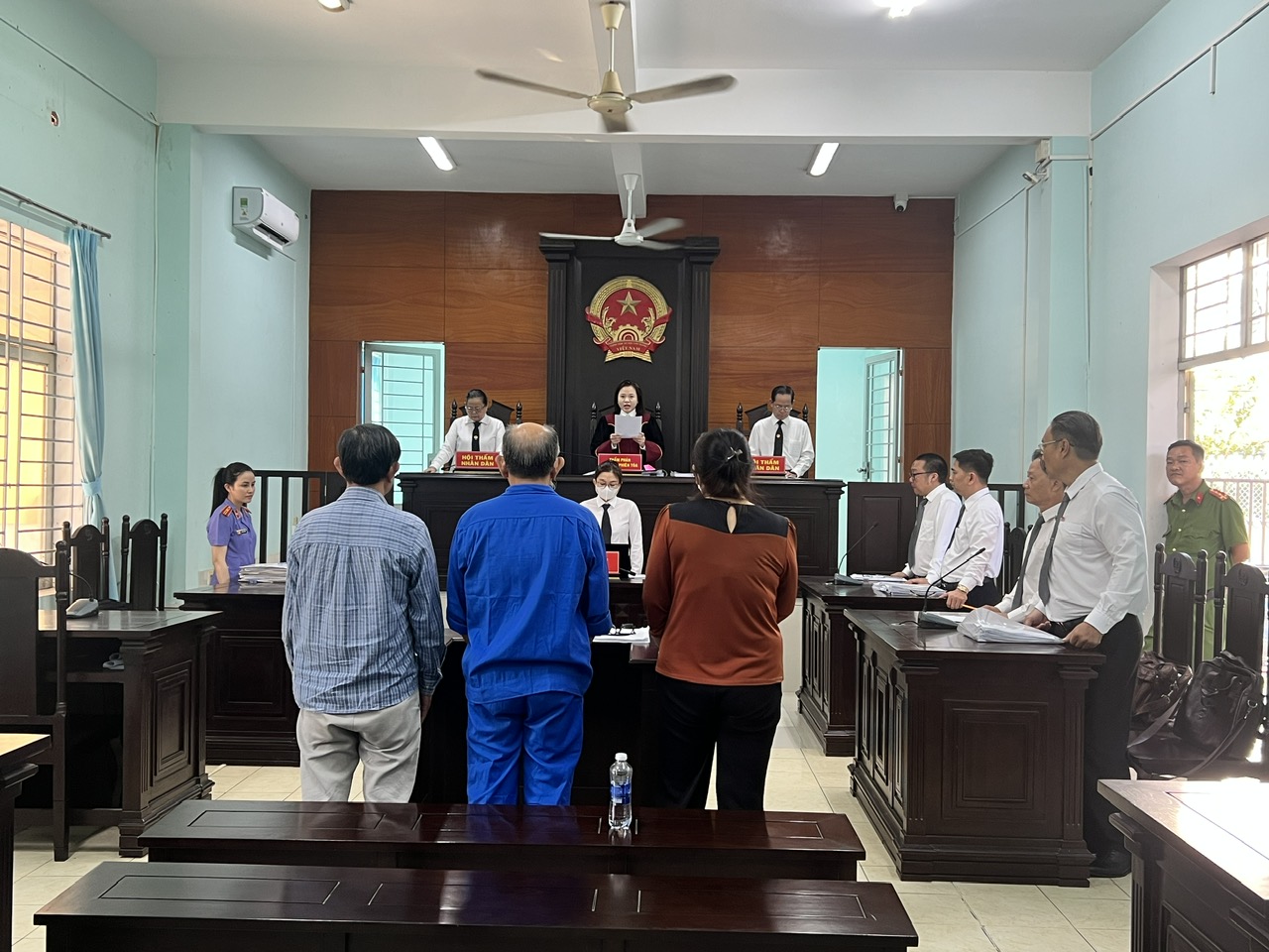 Trần Duy T&acirc;n l&atilde;nh &aacute;n t&ugrave; 3 năm 9 th&aacute;ng v&igrave; trốn thuế v&agrave; kh&ocirc;ng chấp h&agrave;nh &aacute;n - Ảnh 1.