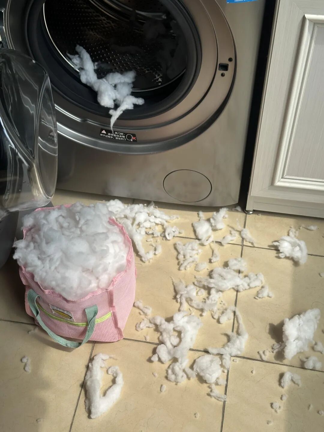 Sống 40 năm mới biết: Tuyệt đối kh&ocirc;ng cho 8 thứ n&agrave;y v&agrave;o m&aacute;y giặt, kh&ocirc;ng chỉ hỏng đồ m&agrave; c&ograve;n &ldquo;giết chết&rdquo; m&aacute;y rất nhanh - Ảnh 3.