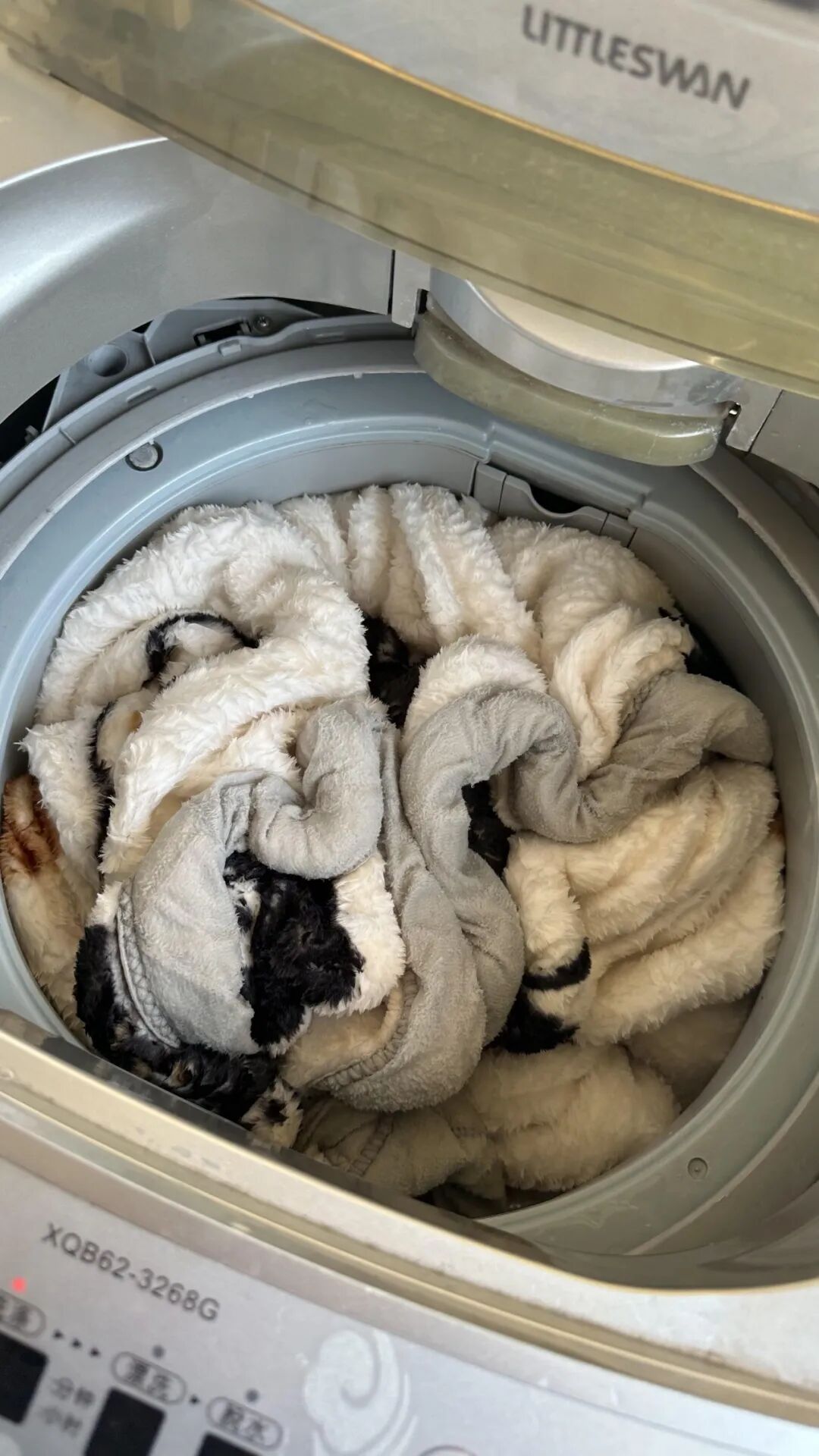 Sống 40 năm mới biết: Tuyệt đối kh&ocirc;ng cho 8 thứ n&agrave;y v&agrave;o m&aacute;y giặt, kh&ocirc;ng chỉ hỏng đồ m&agrave; c&ograve;n &ldquo;giết chết&rdquo; m&aacute;y rất nhanh - Ảnh 1.