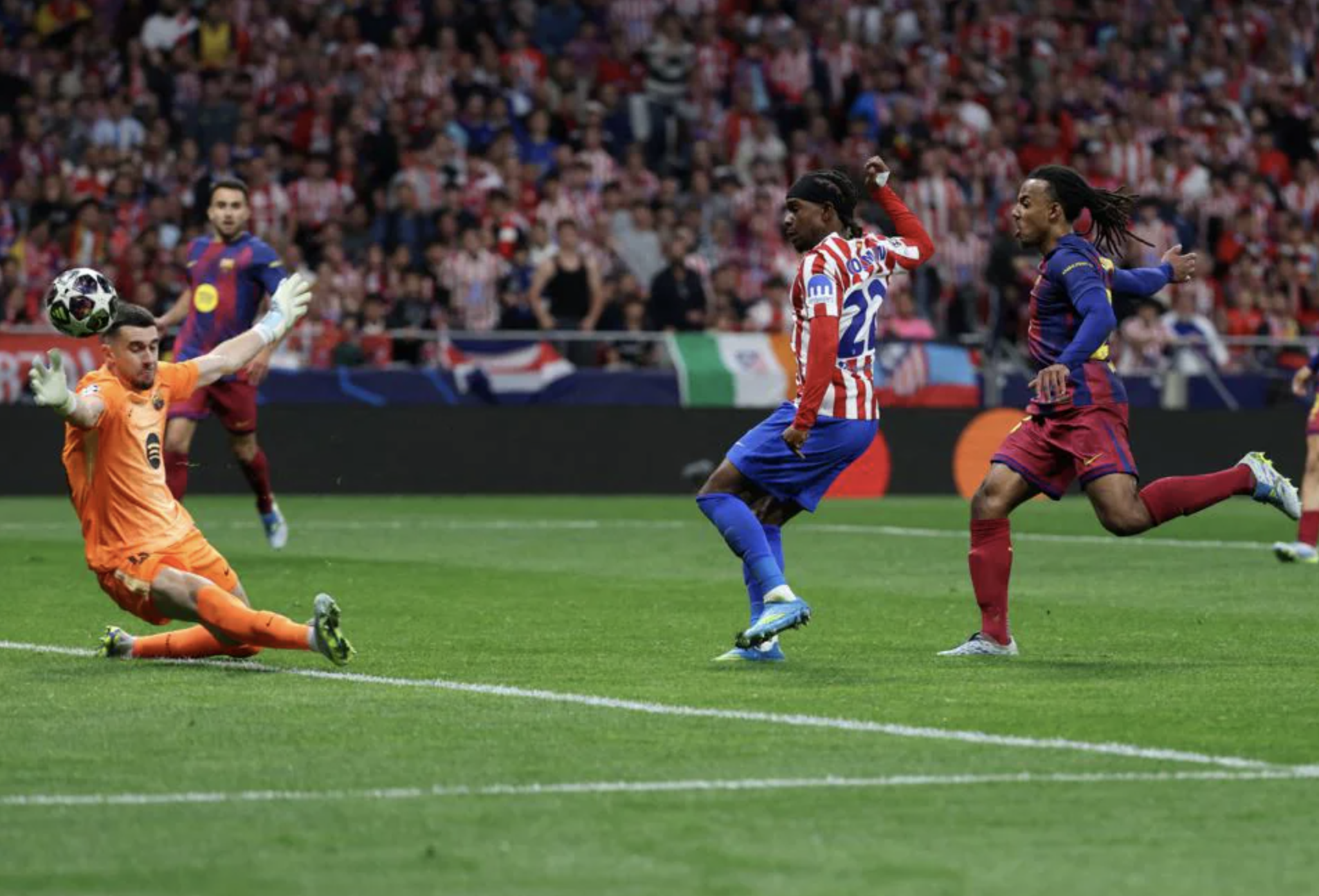 Atletico Madrid loại Barcelona tại tứ kết Champions League - Ảnh 4.