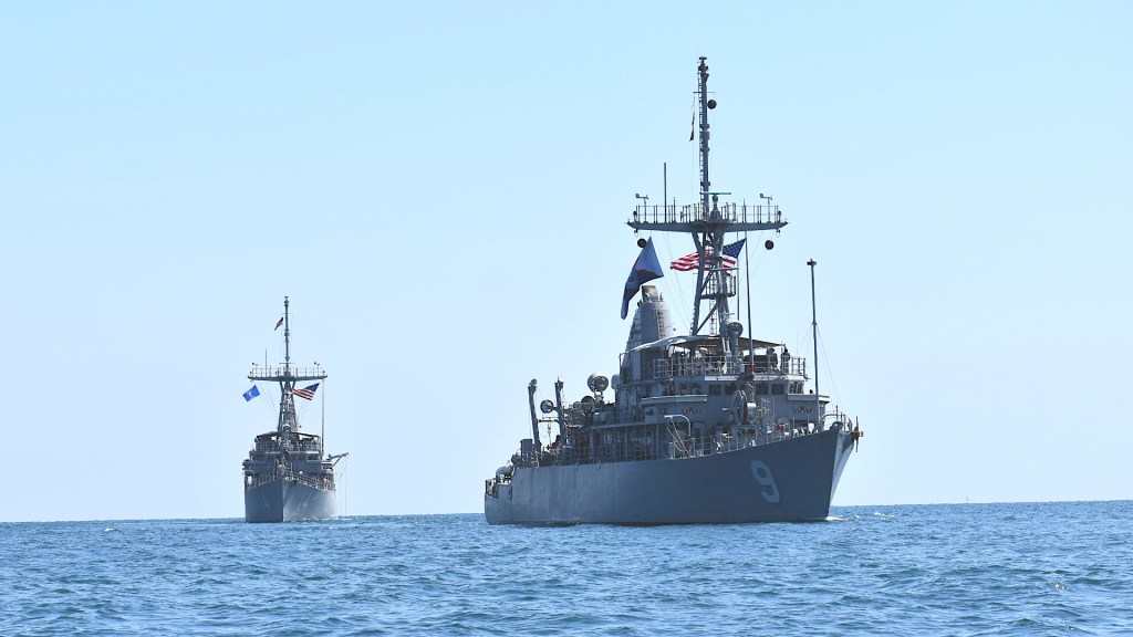 "Hành trình lạ" của tàu sân bay Mỹ khi dồn lực tới Trung Đông - Ảnh 3. "Hành trình lạ" của tàu sân bay Mỹ khi dồn lực tới Trung Đông - Ảnh 2.