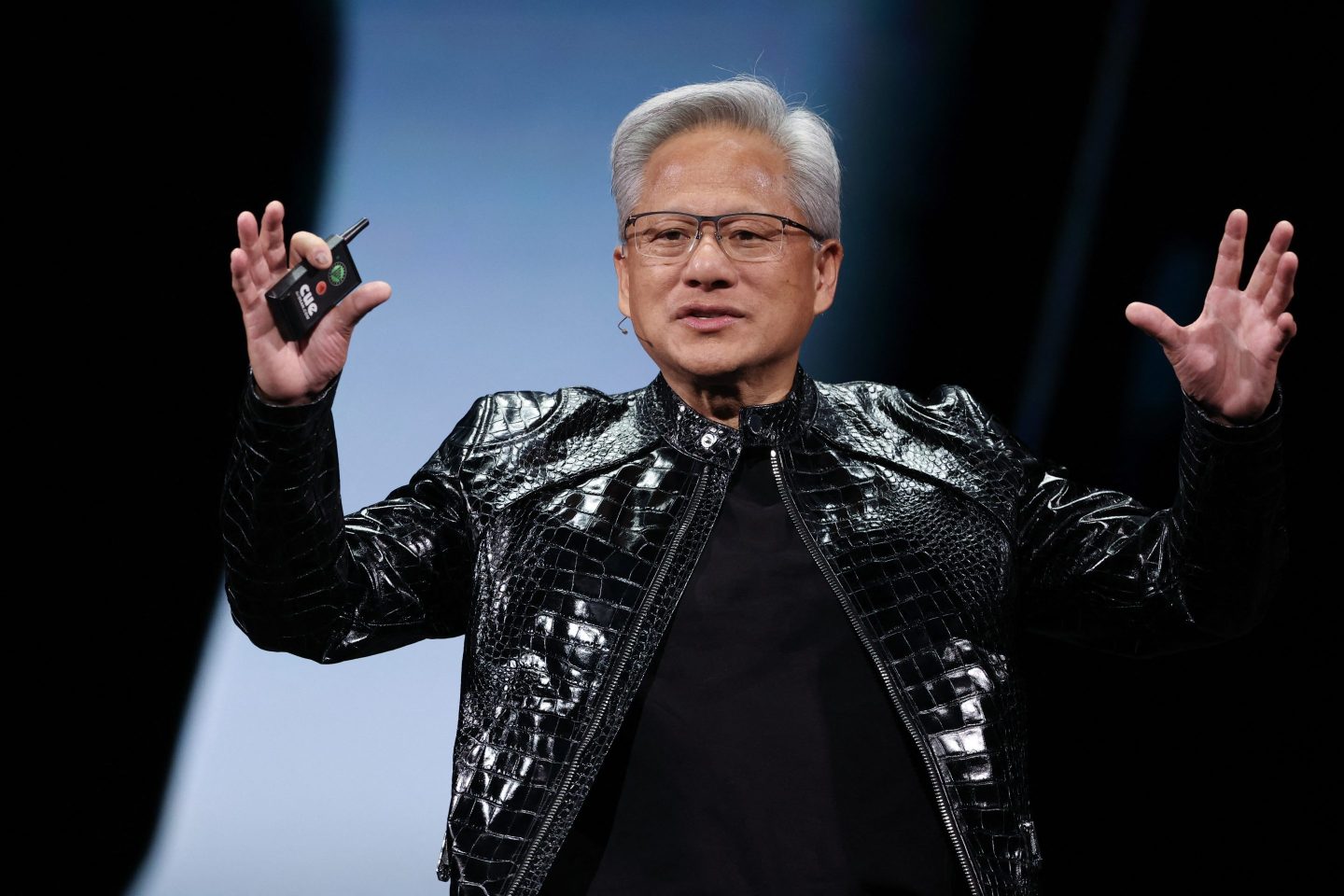 V&igrave; sao CEO Nvidia n&oacute;i &ldquo;Ch&uacute;c c&aacute;c bạn gặp nhiều đau khổ&rdquo;? - Ảnh 2.