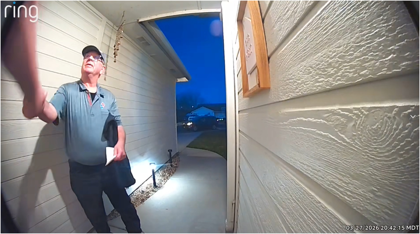 Shipper nhận hơn 3 tỷ đồng nhờ h&agrave;nh động cao đẹp v&agrave;o l&uacute;c 21h41 - Ảnh 3.