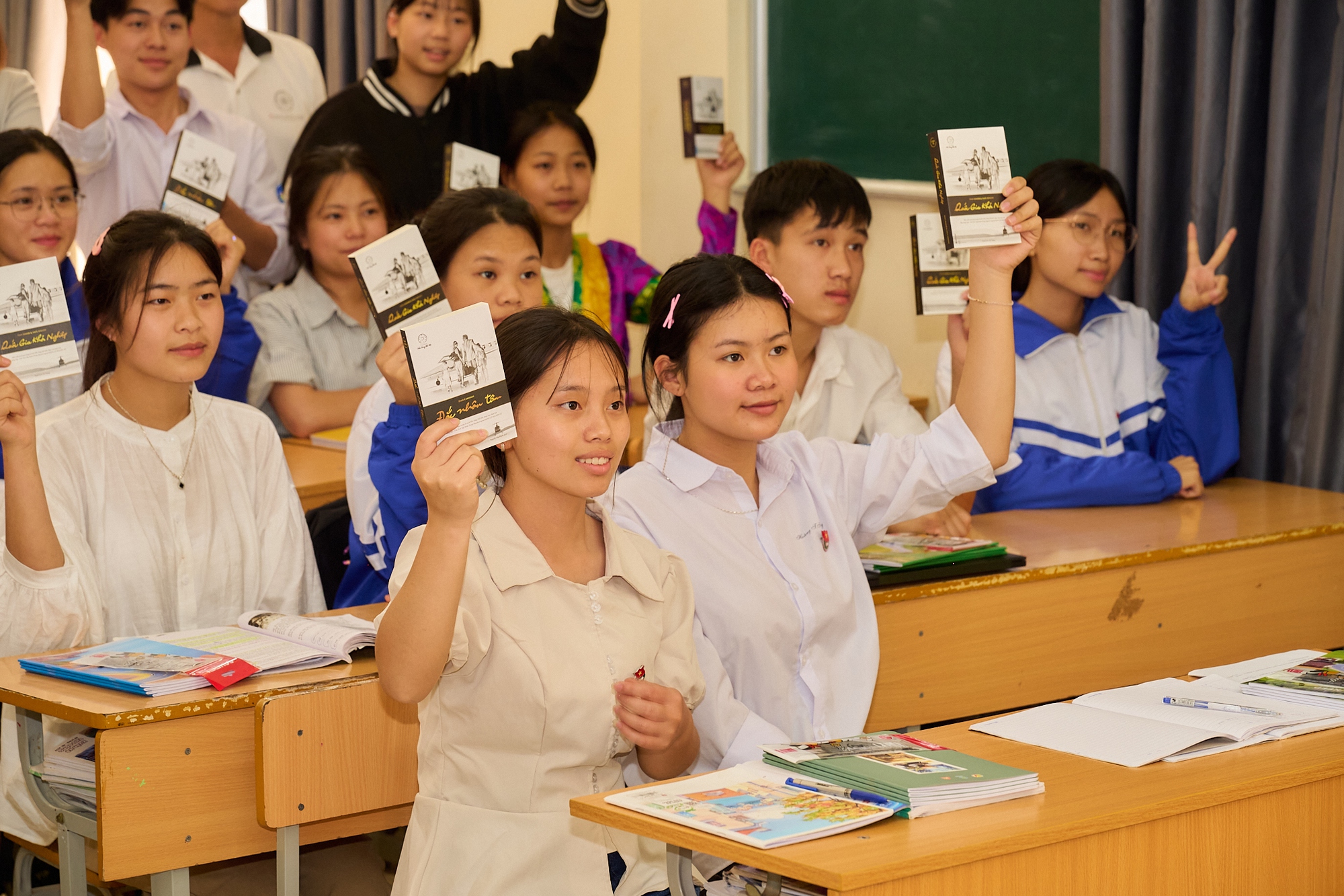 H&agrave;nh tr&igrave;nh Từ Tr&aacute;i Tim: Khơi dậy kh&aacute;t vọng cho thế hệ trẻ v&ugrave;ng cao - Ảnh 5.