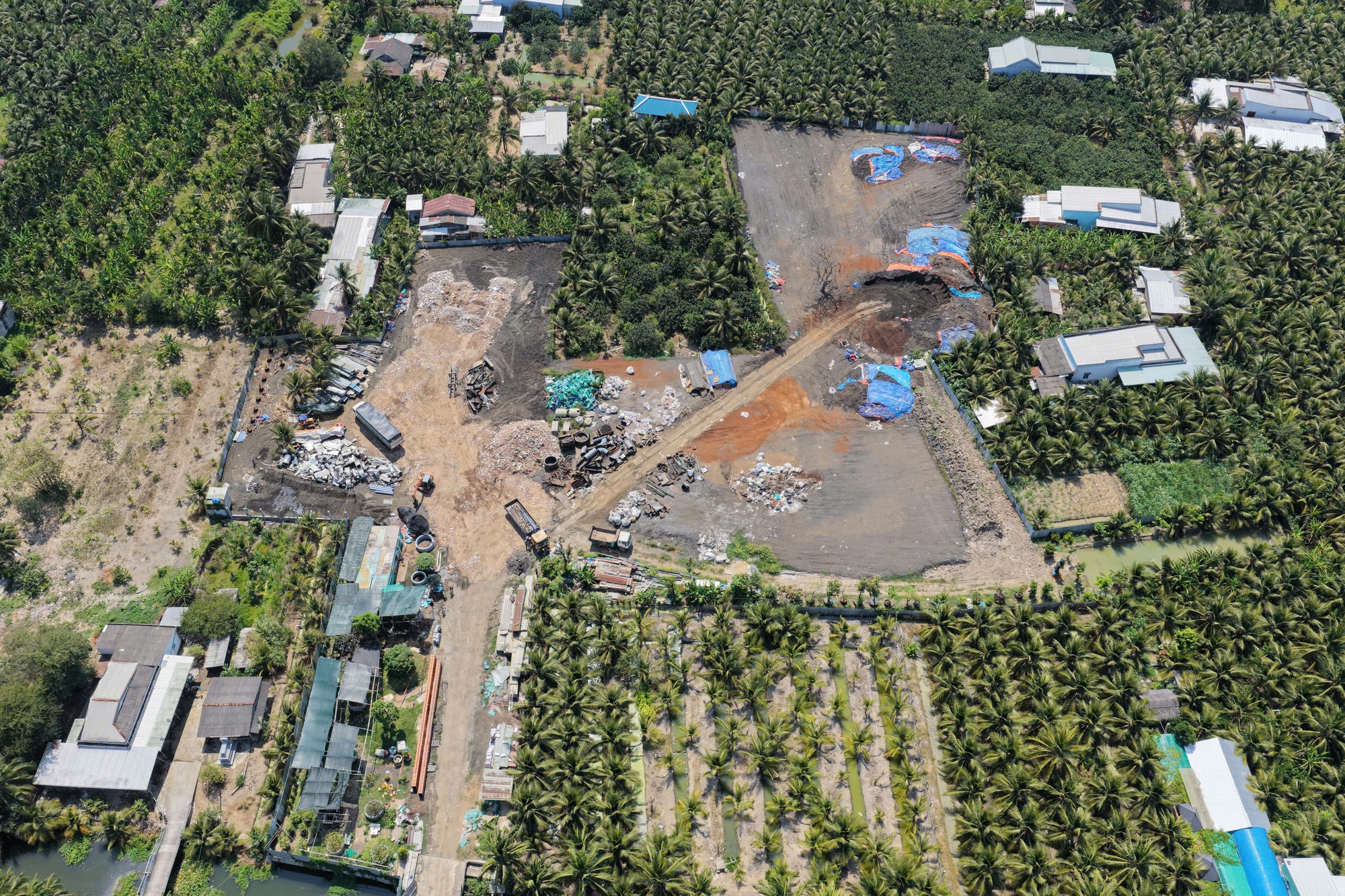 Công an TPHCM triệt phá vụ án môi trường lớn năm 2026 - Ảnh 8. Công an TPHCM triệt phá vụ án môi trường lớn năm 2026 - Ảnh 8.