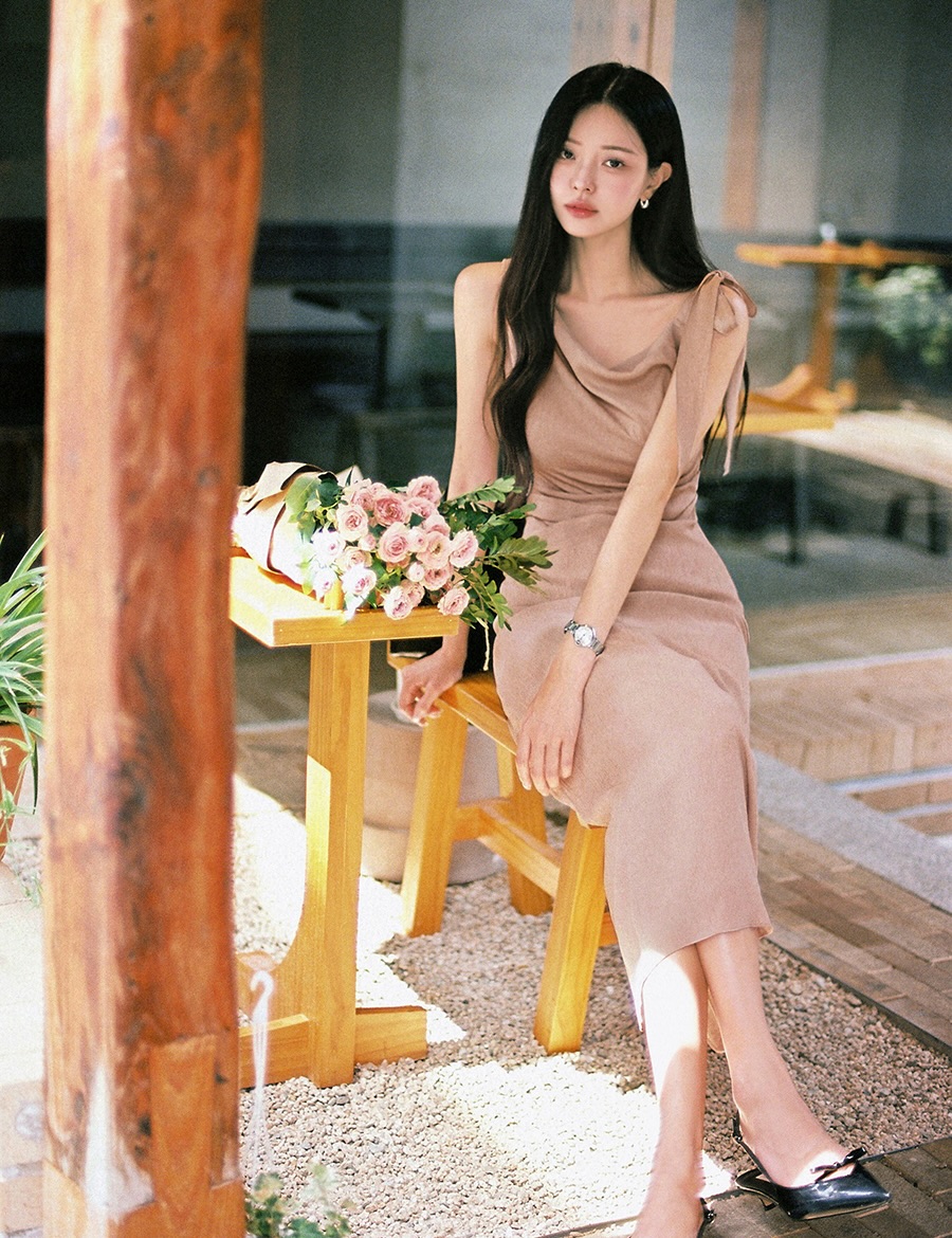 5 mẫu v&aacute;y si&ecirc;u nhẹ m&aacute;t, nhất định phải c&oacute; trong m&ugrave;a h&egrave;- Ảnh 3.