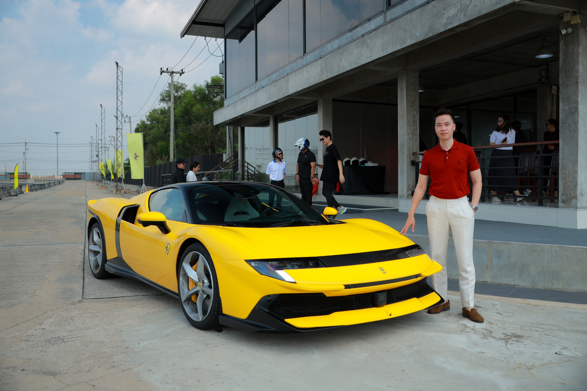 T&ocirc;i l&aacute;i Ferrari 849 Testarossa: Sức cuốn h&uacute;t của 1.035 m&atilde; lực kh&ocirc;ng thể m&ocirc; tả bằng th&ocirc;ng số- Ảnh 8.