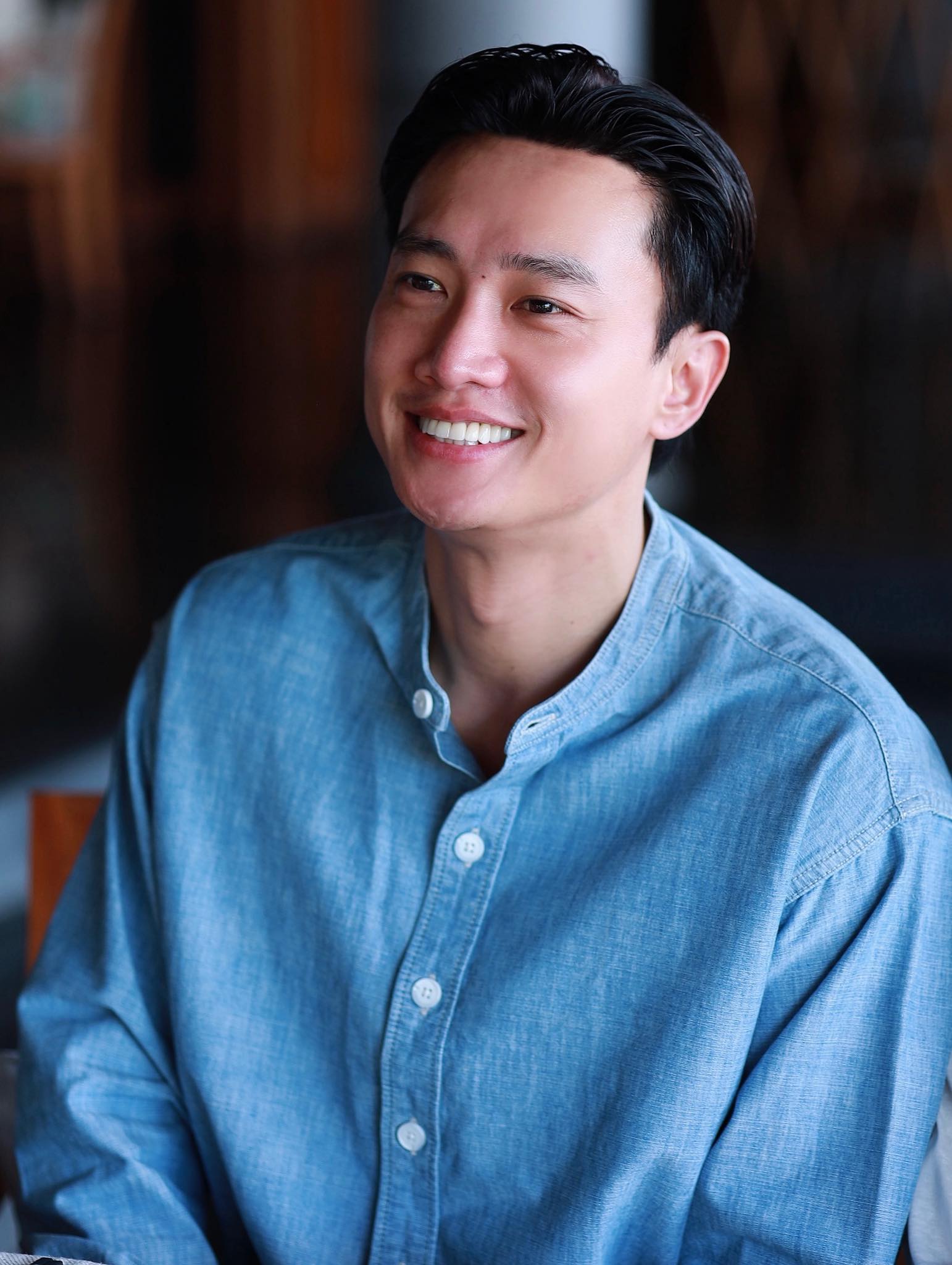 Quốc Trường lộ diện g&acirc;y sốc: Lớp trang điểm trắng b&oacute;c, kẻ cả viền m&ocirc;i- Ảnh 3.