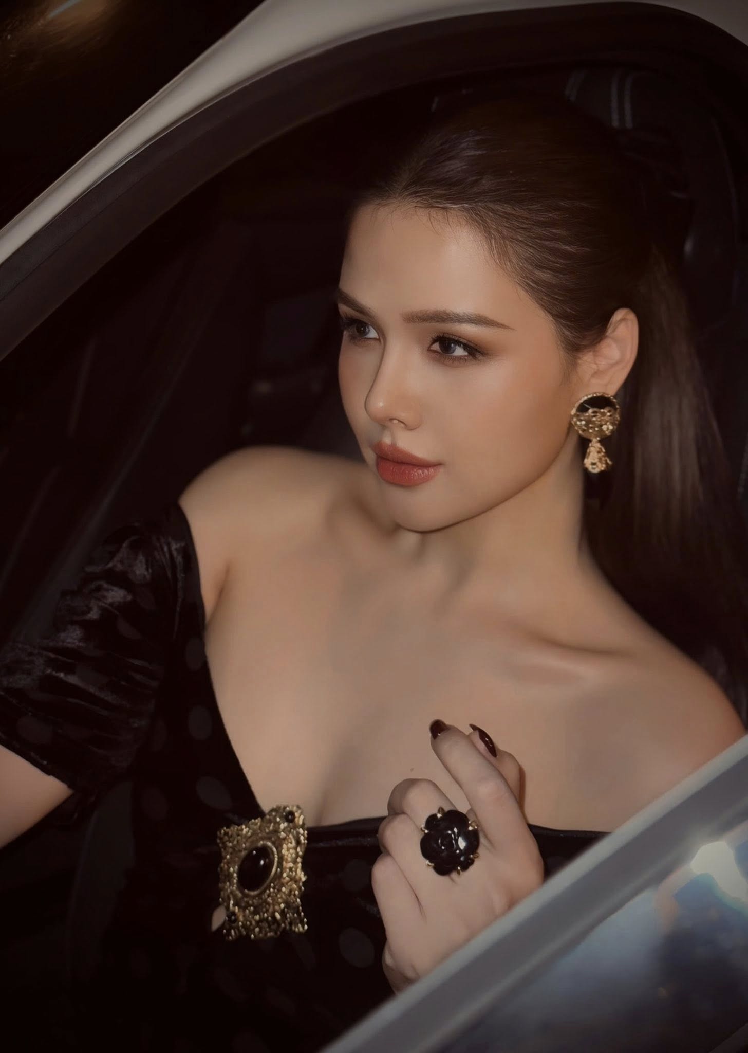 Nữ diễn vi&ecirc;n rời showbiz, lấy chồng CEO tập đo&agrave;n ngh&igrave;n tỷ giờ sống ra sao? - Ảnh 3.