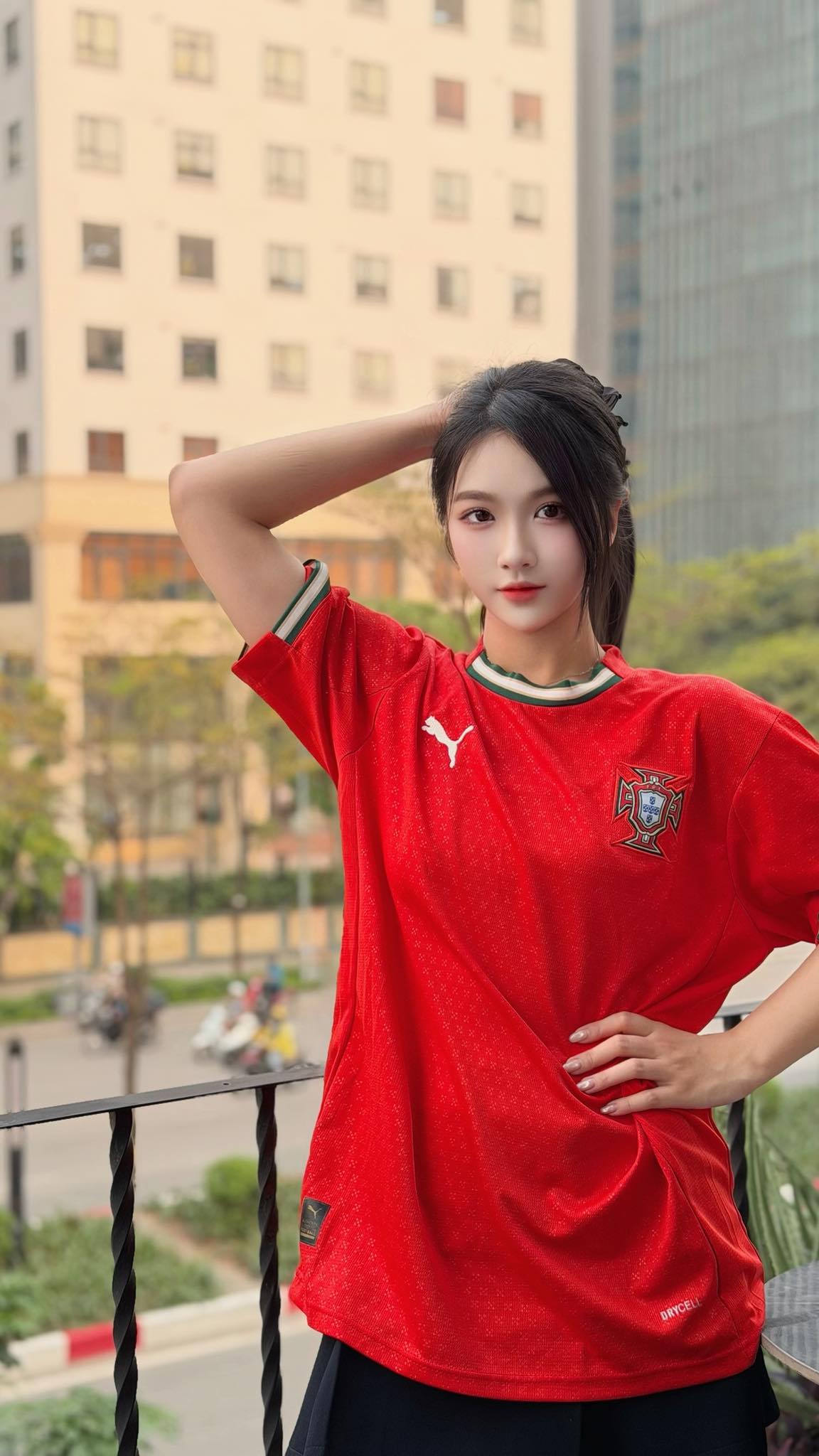 C&ocirc;ng khai ủng hộ Ronaldo đến mức n&agrave;y, hot girl xinh đẹp khiến người xem th&iacute;ch th&uacute;- Ảnh 3.